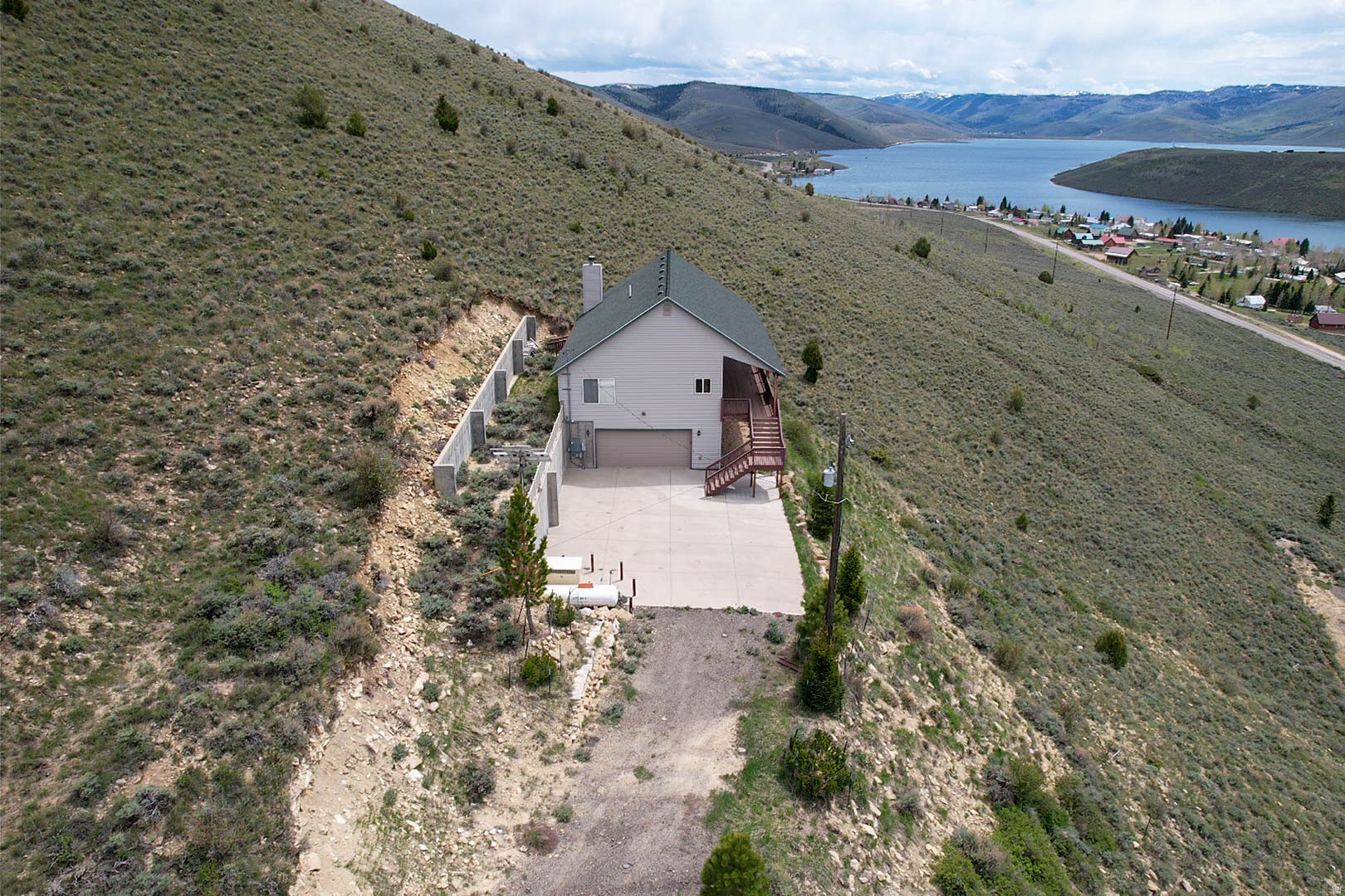 MOUNTAIN RETREAT - Residential