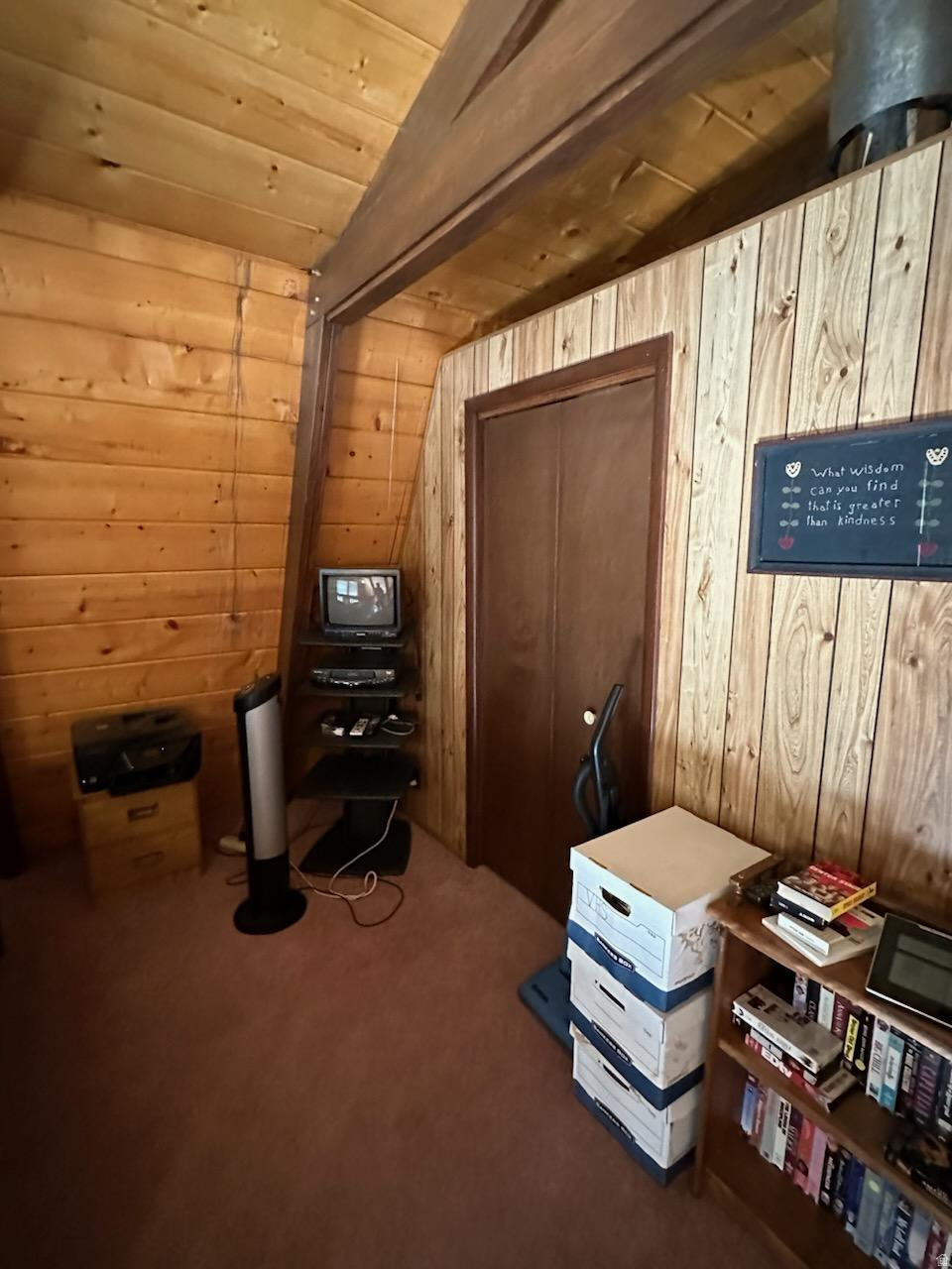 PINE MEADOWS RANCH - Residential