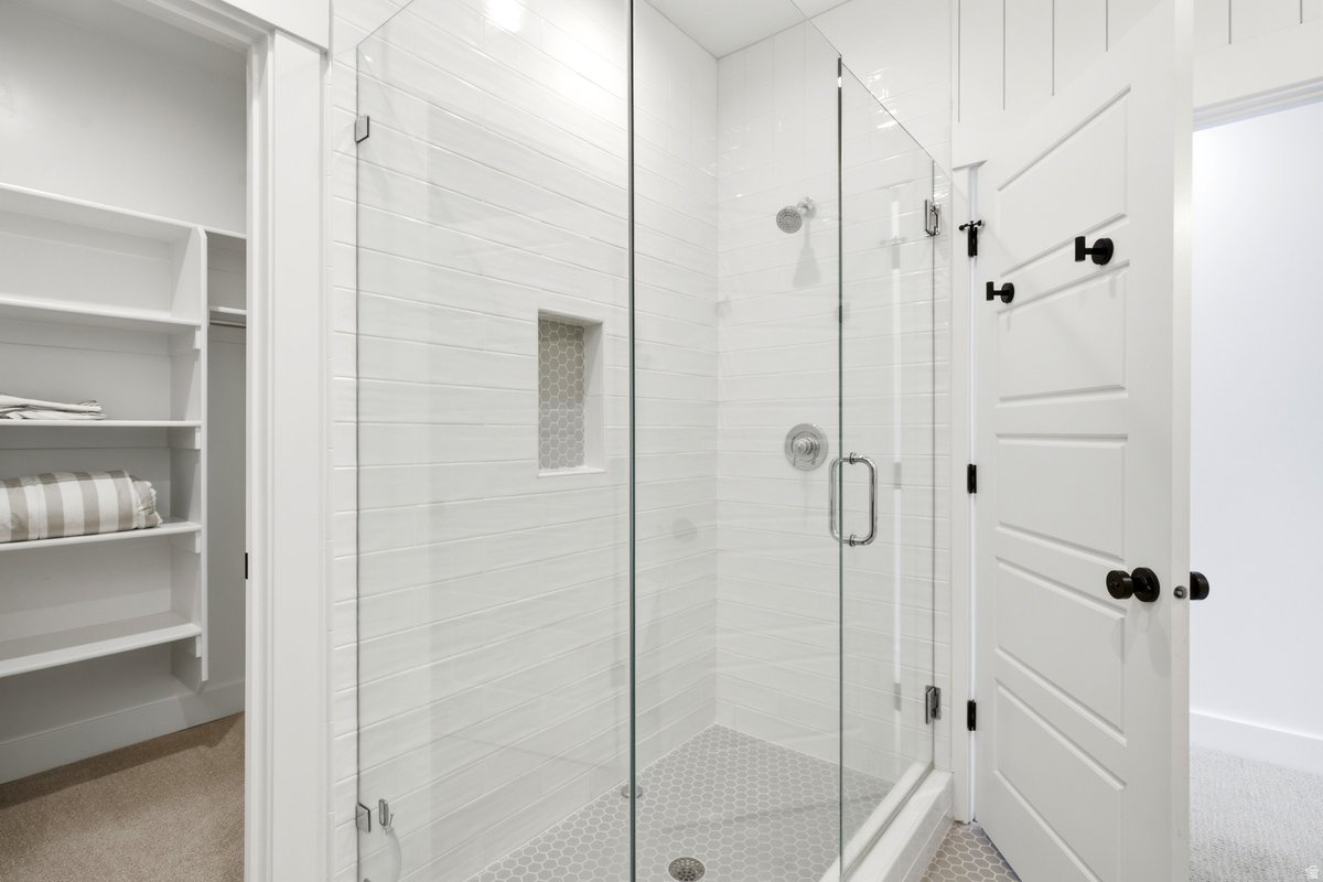 EDGEWATER - Residential