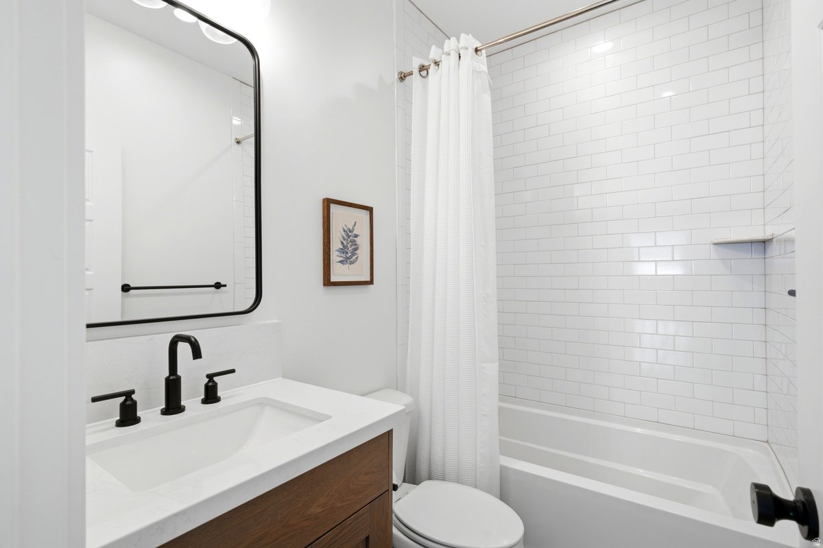 EDGEWATER - Residential