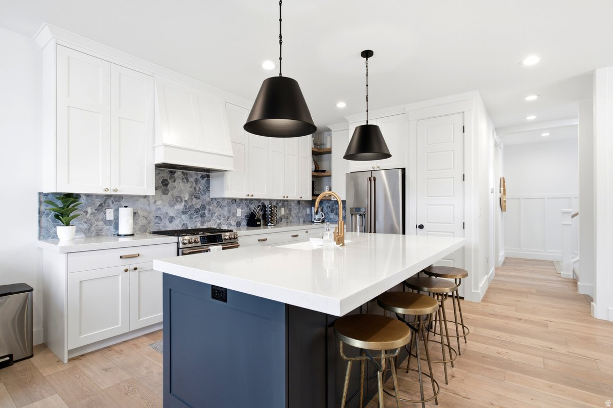 EDGEWATER - Residential