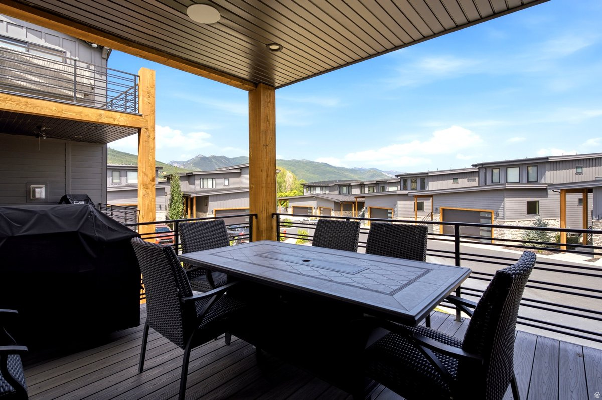 EDGEWATER - Residential