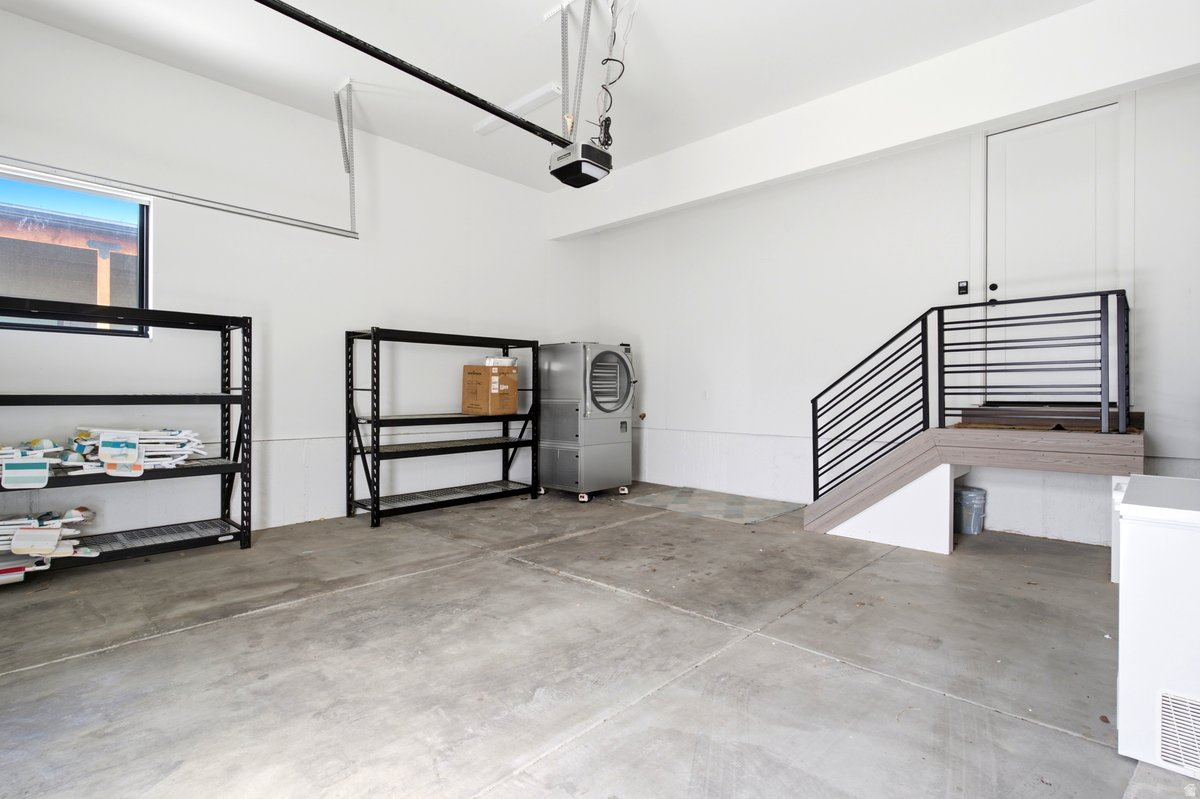 EDGEWATER - Residential