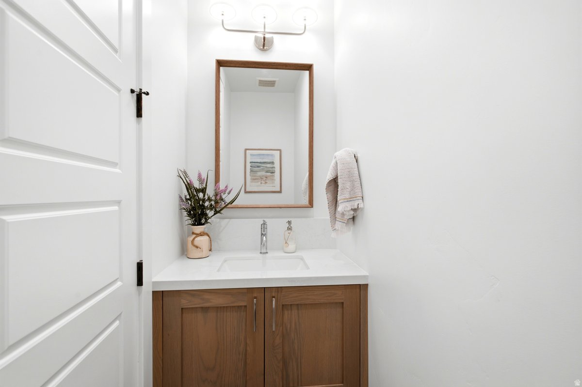 EDGEWATER - Residential