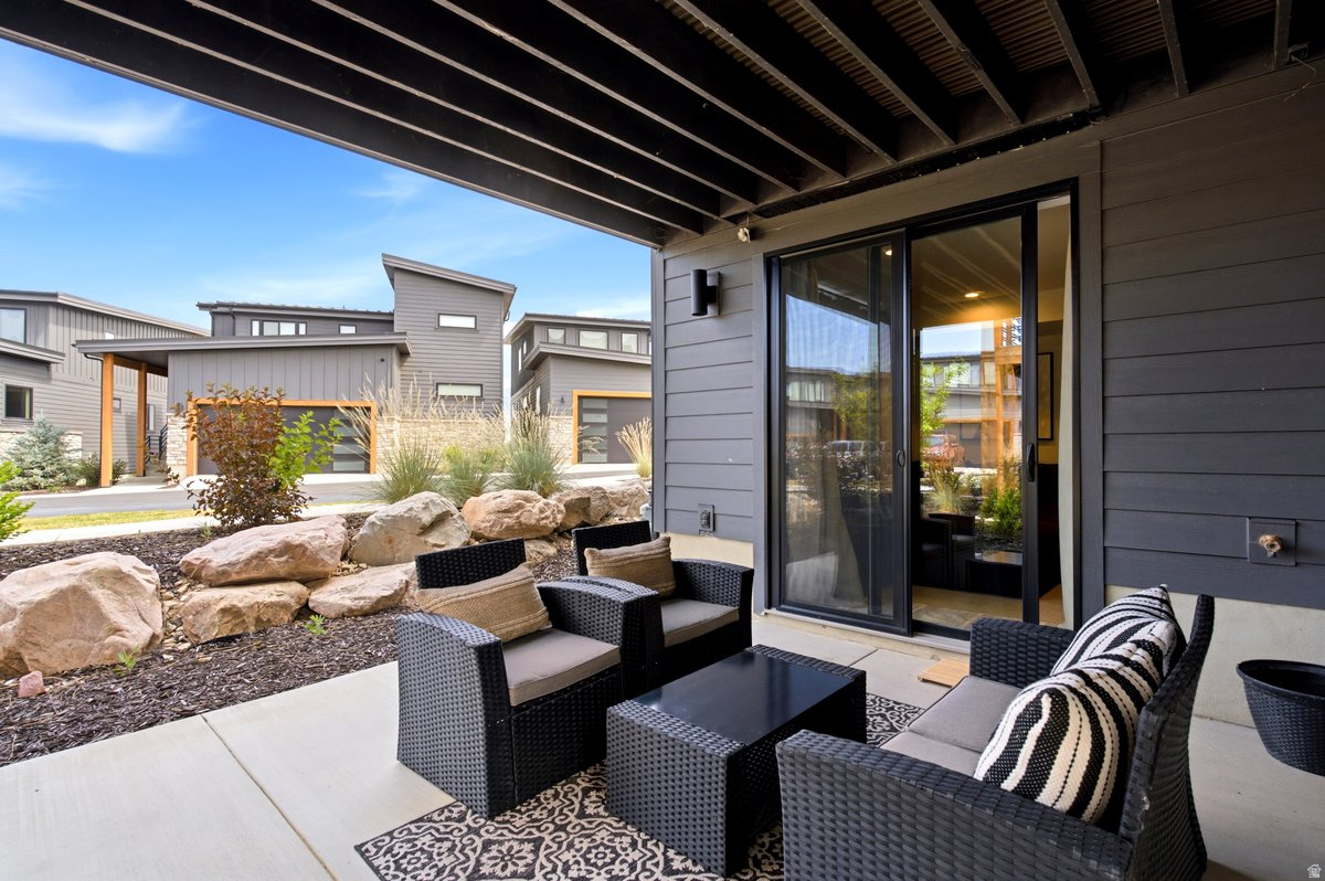 EDGEWATER - Residential