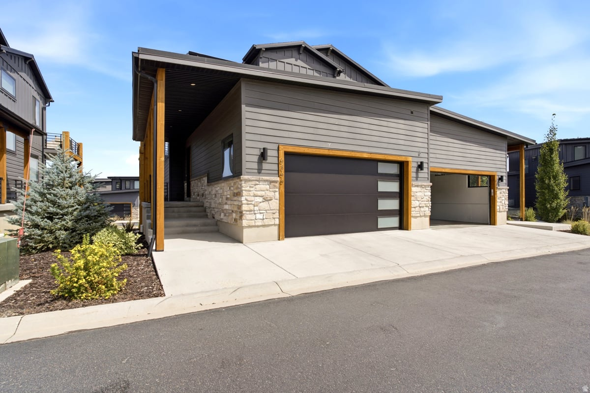 EDGEWATER - Residential