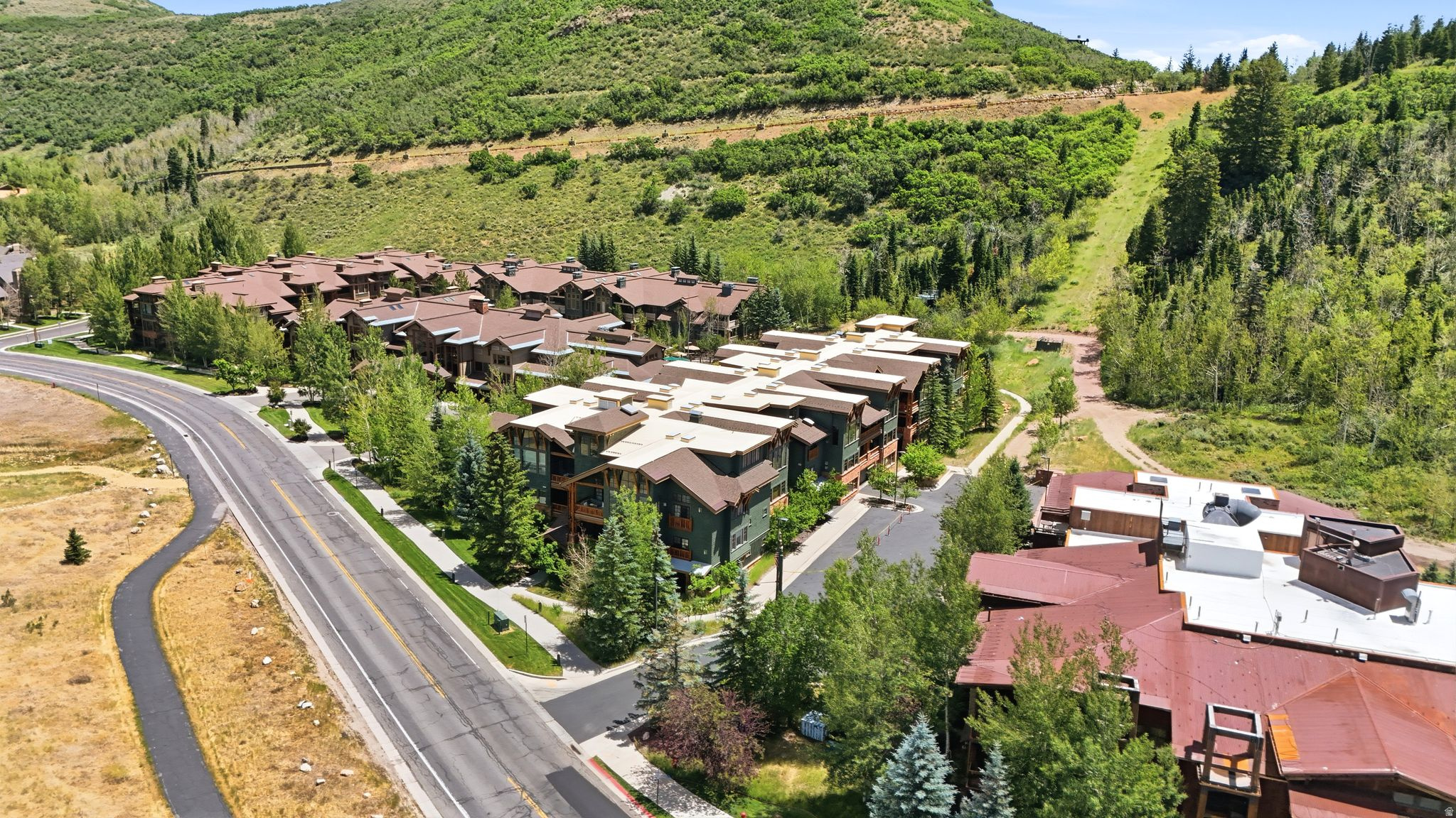 LODGES AT DEER VALLEY CONDOMINIUM - Residential