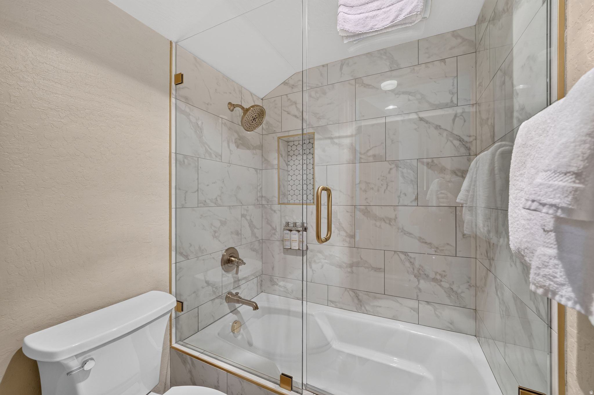 LODGES AT DEER VALLEY CONDOMINIUM - Residential
