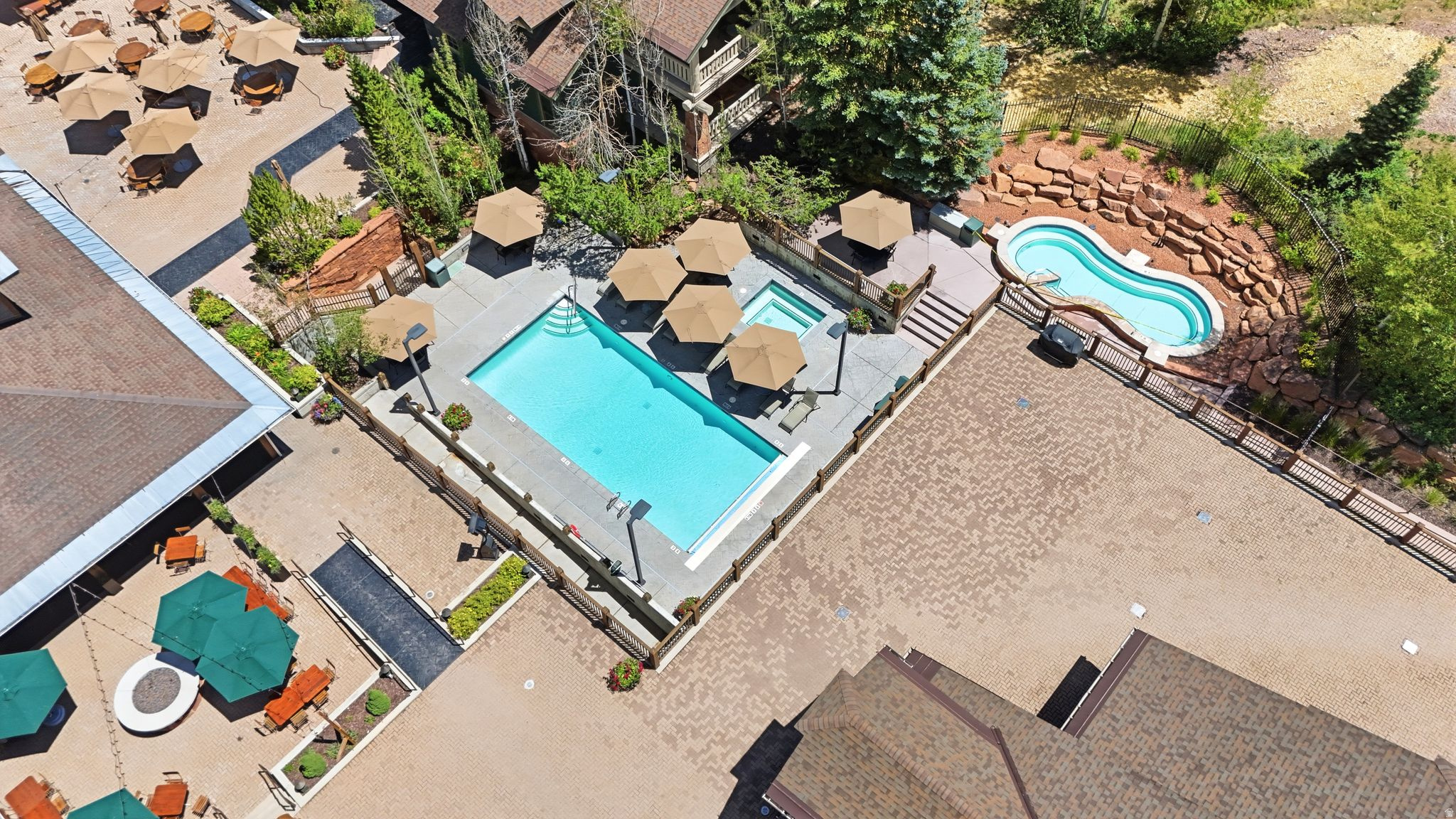 LODGES AT DEER VALLEY CONDOMINIUM - Residential