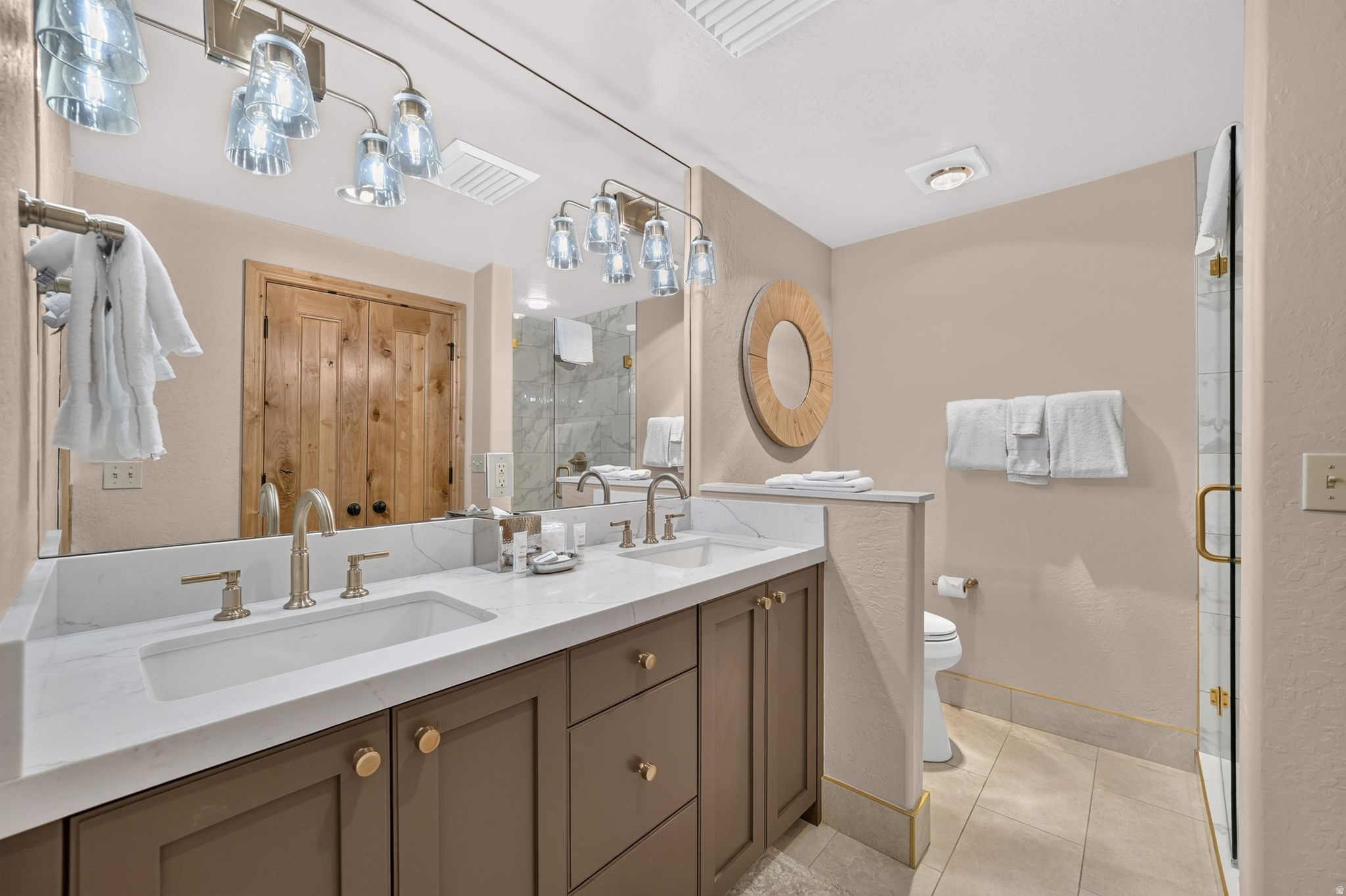 LODGES AT DEER VALLEY CONDOMINIUM - Residential
