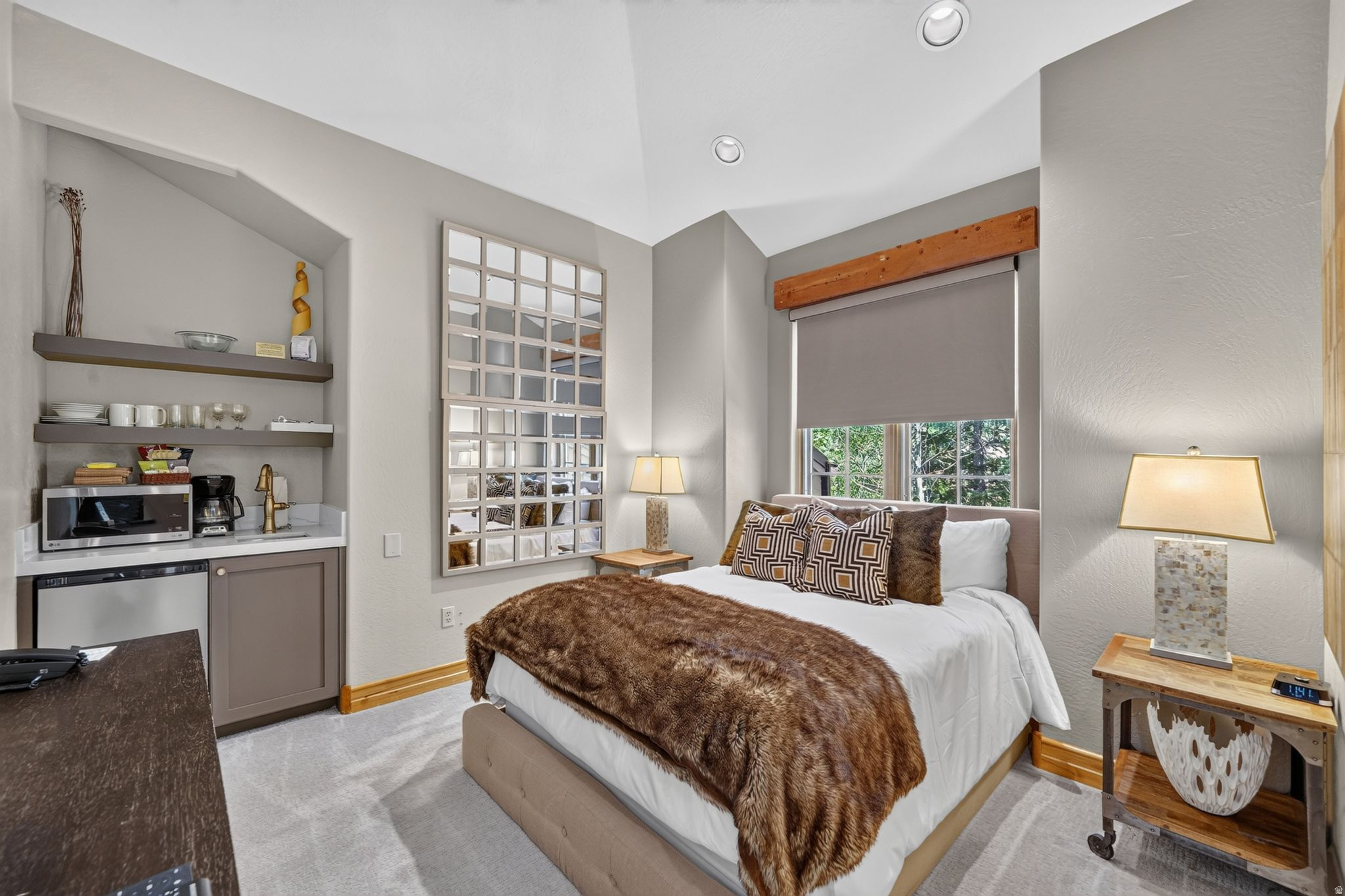 LODGES AT DEER VALLEY CONDOMINIUM - Residential