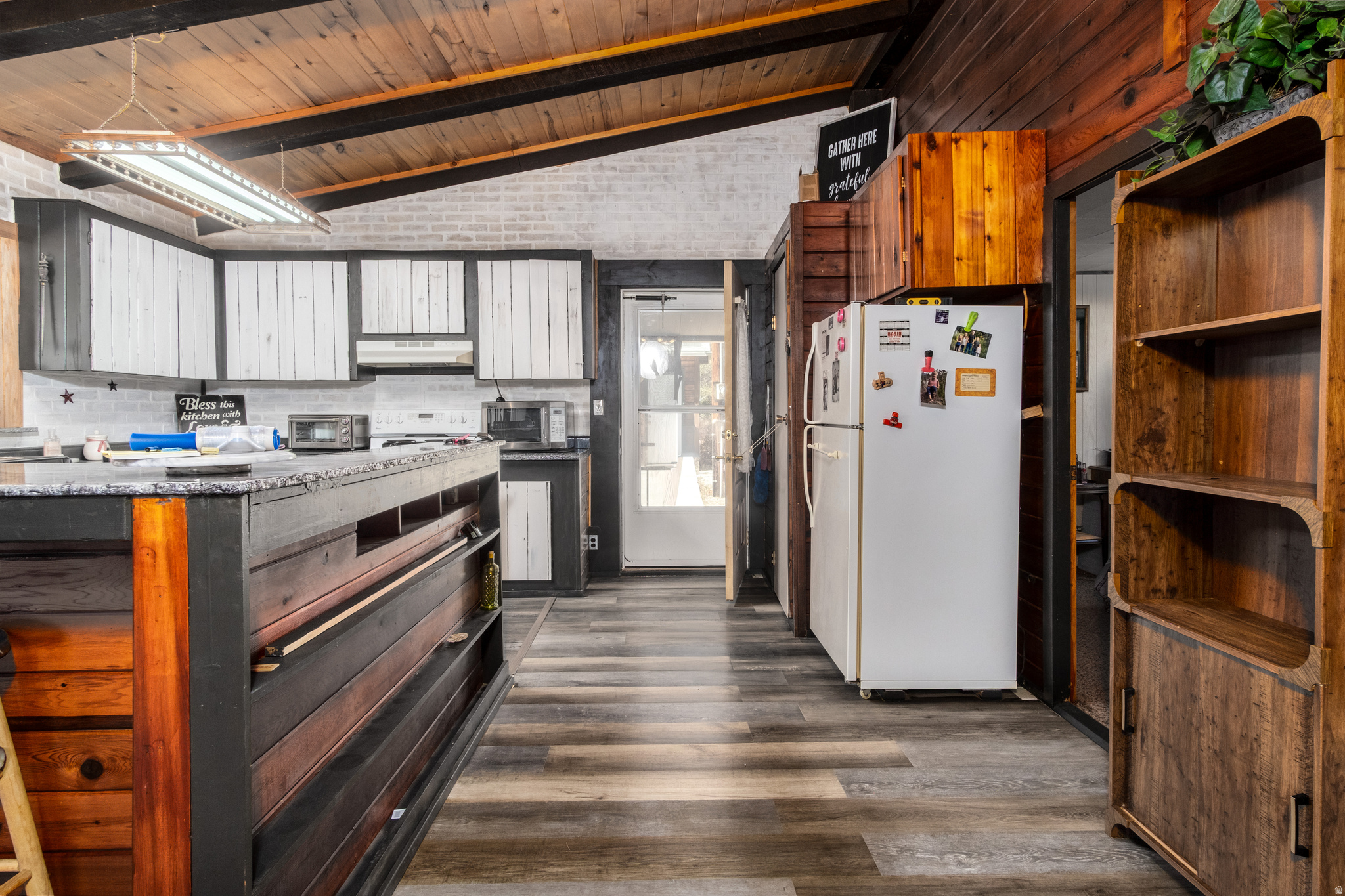 CEDAR MT 9-69W AND 69E - Residential