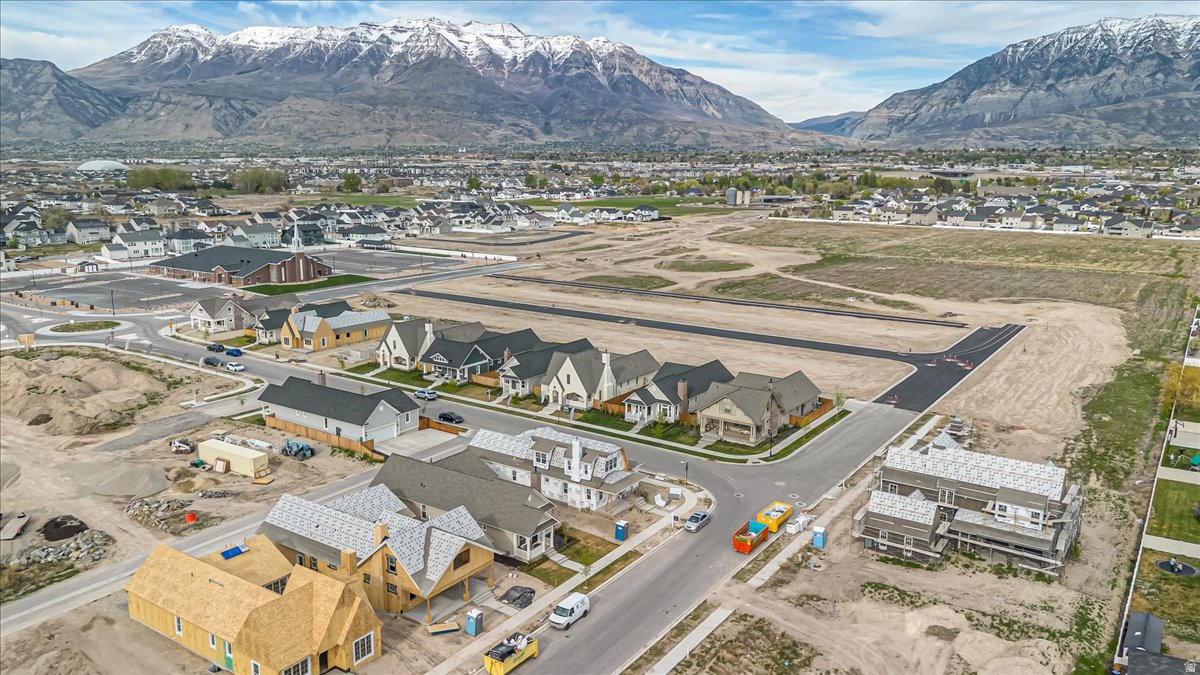 HOLDAWAY FIELDS - Residential