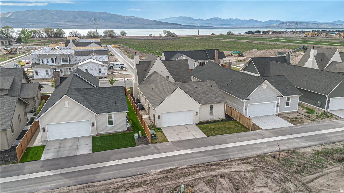 HOLDAWAY FIELDS - Residential