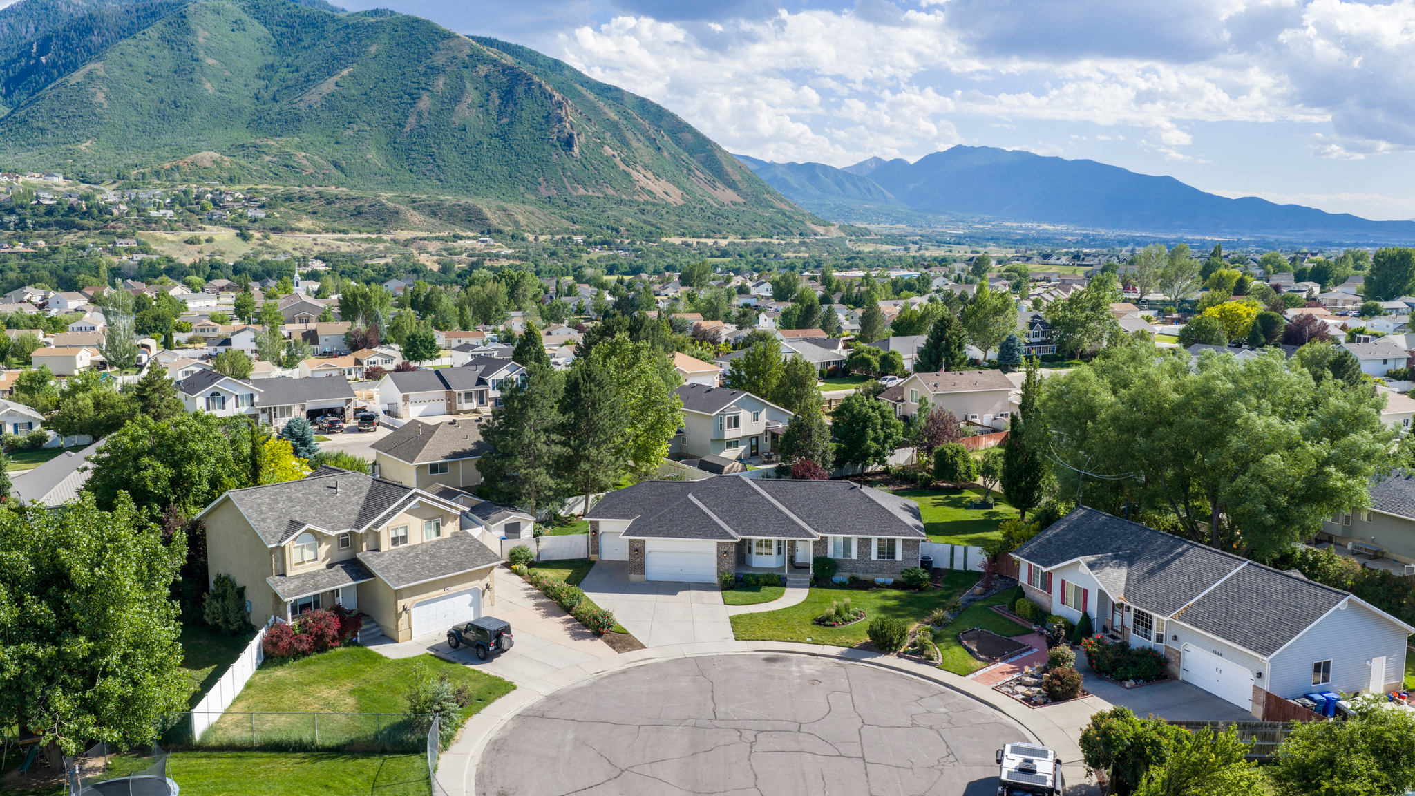 RED PINES - Residential
