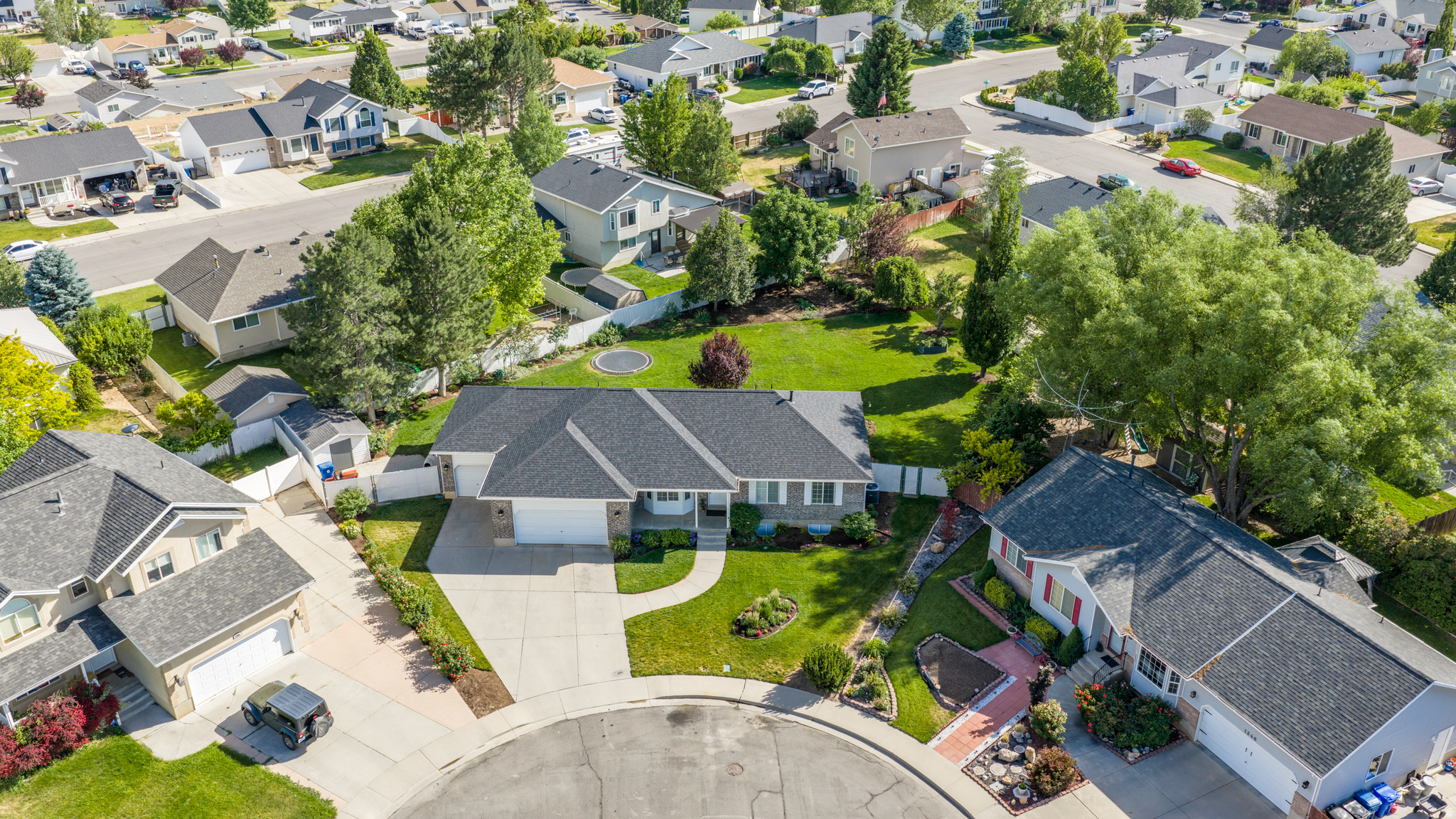 RED PINES - Residential