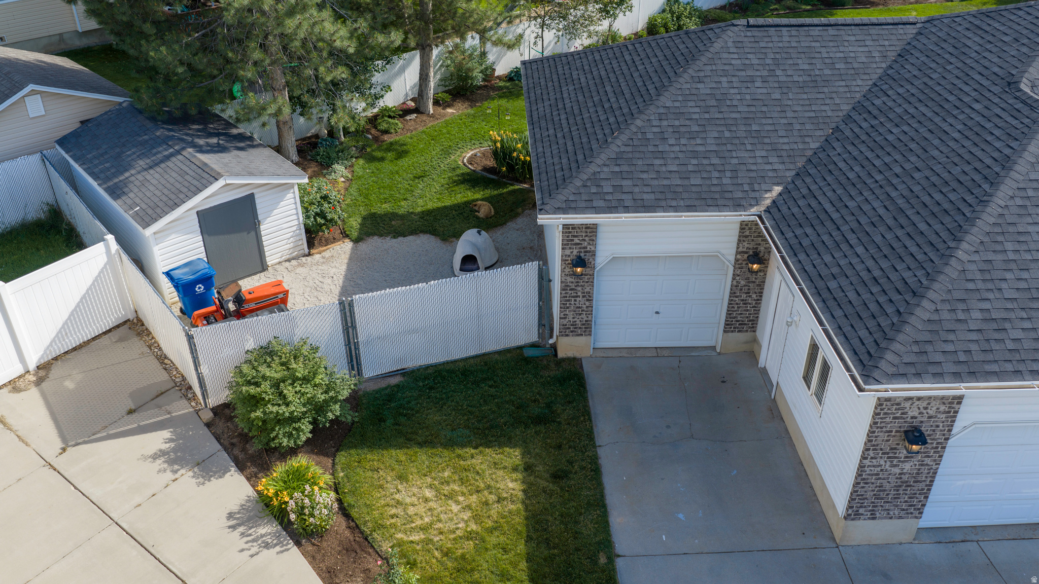 RED PINES - Residential