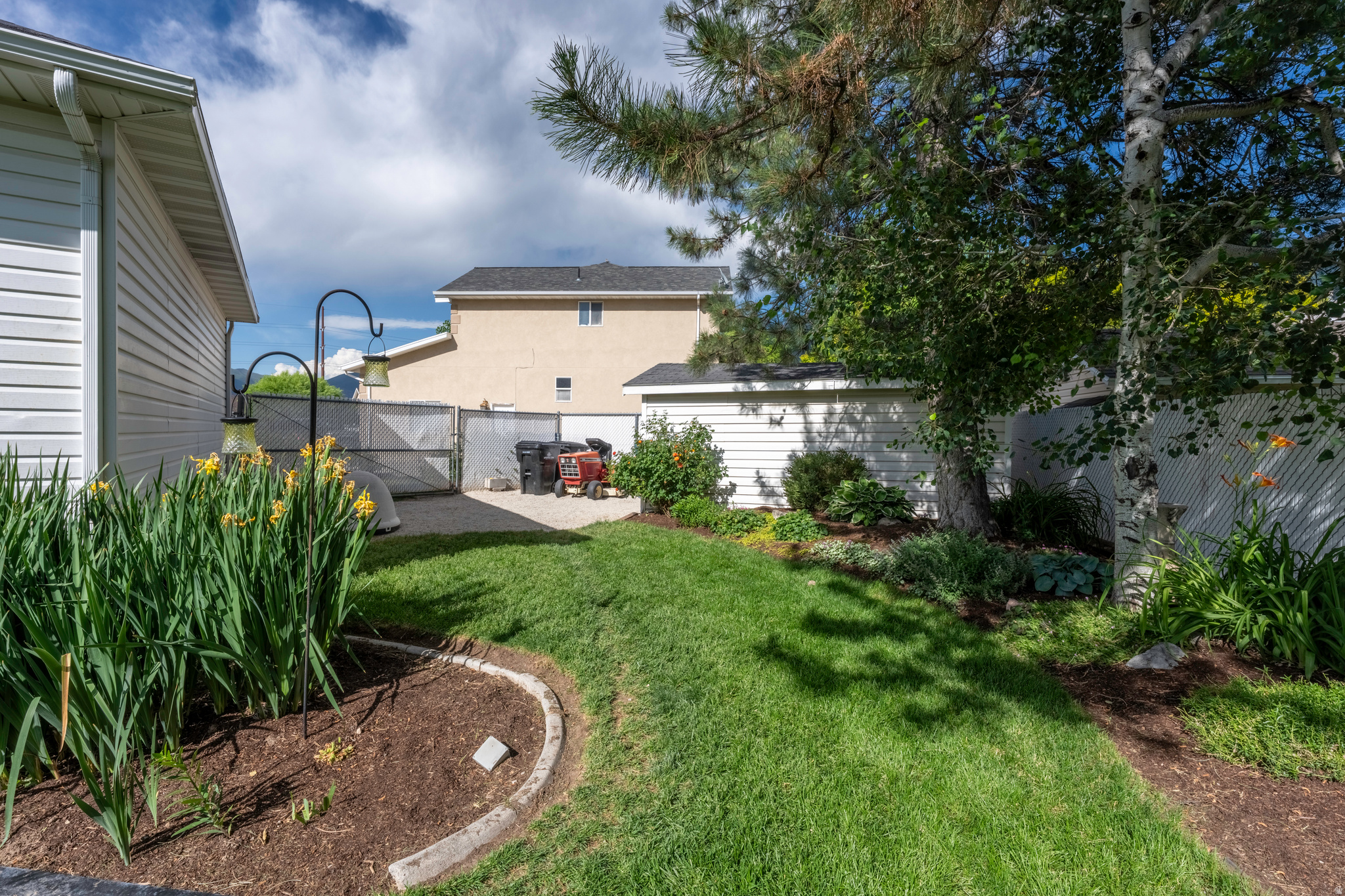 RED PINES - Residential