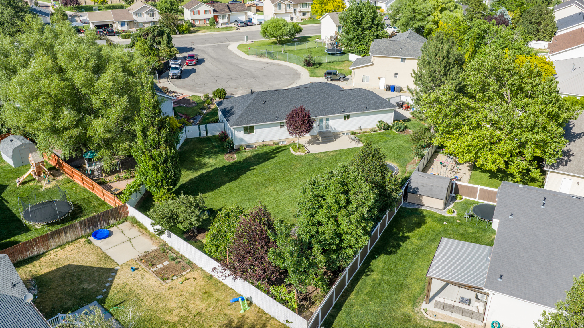 RED PINES - Residential