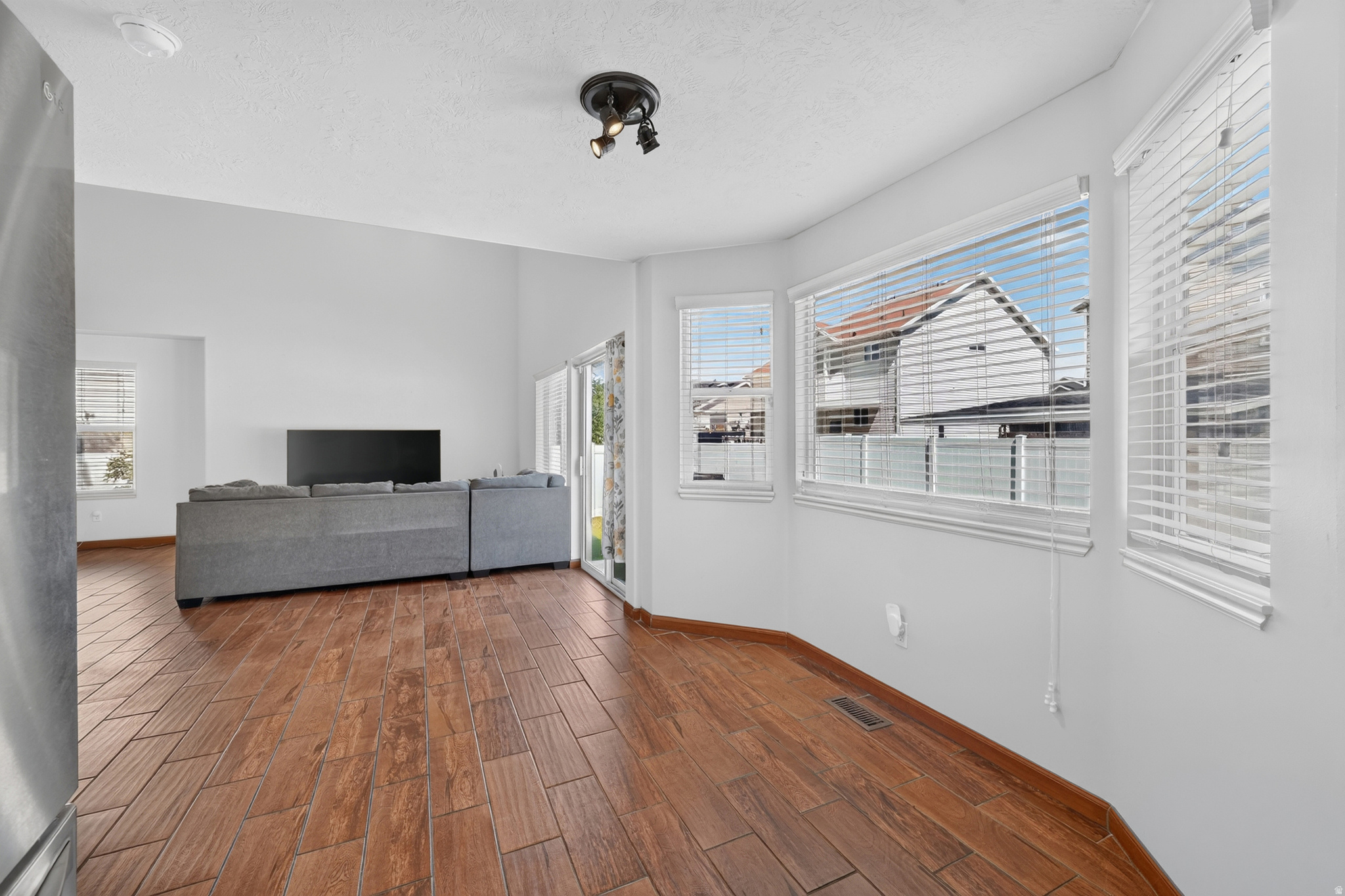 MEADOWS - Residential