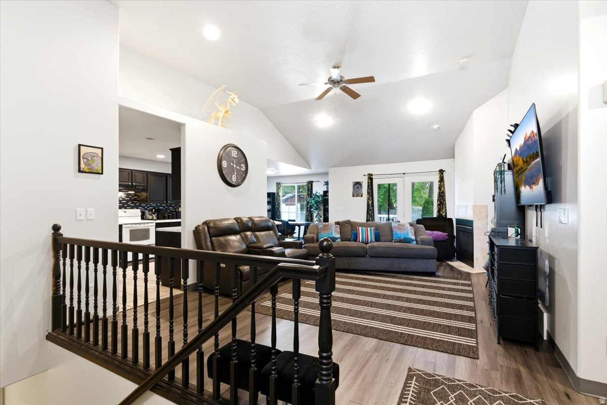 THE RIDGE - Residential