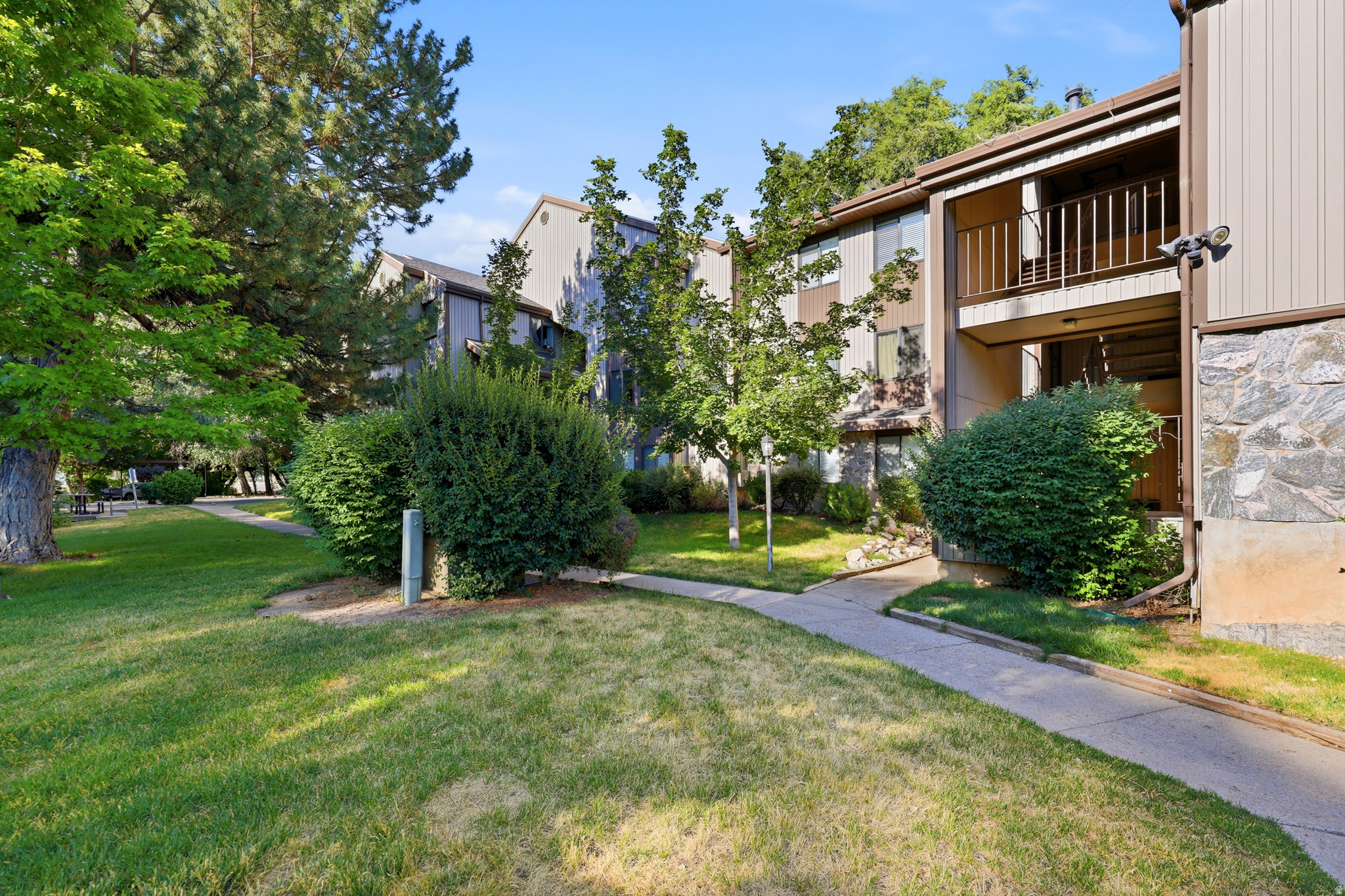 MILLSTONE MANOR - Residential