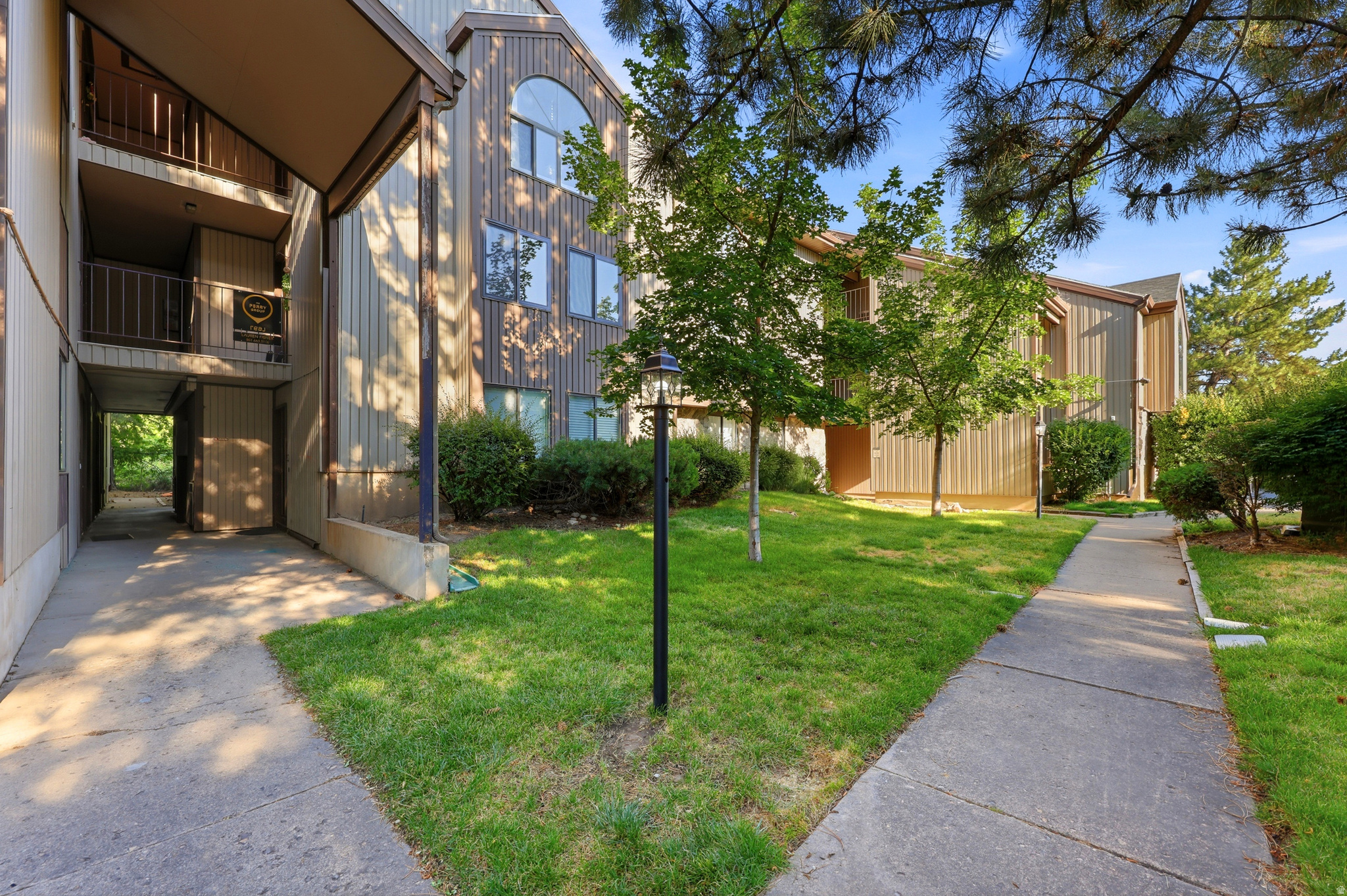 MILLSTONE MANOR - Residential