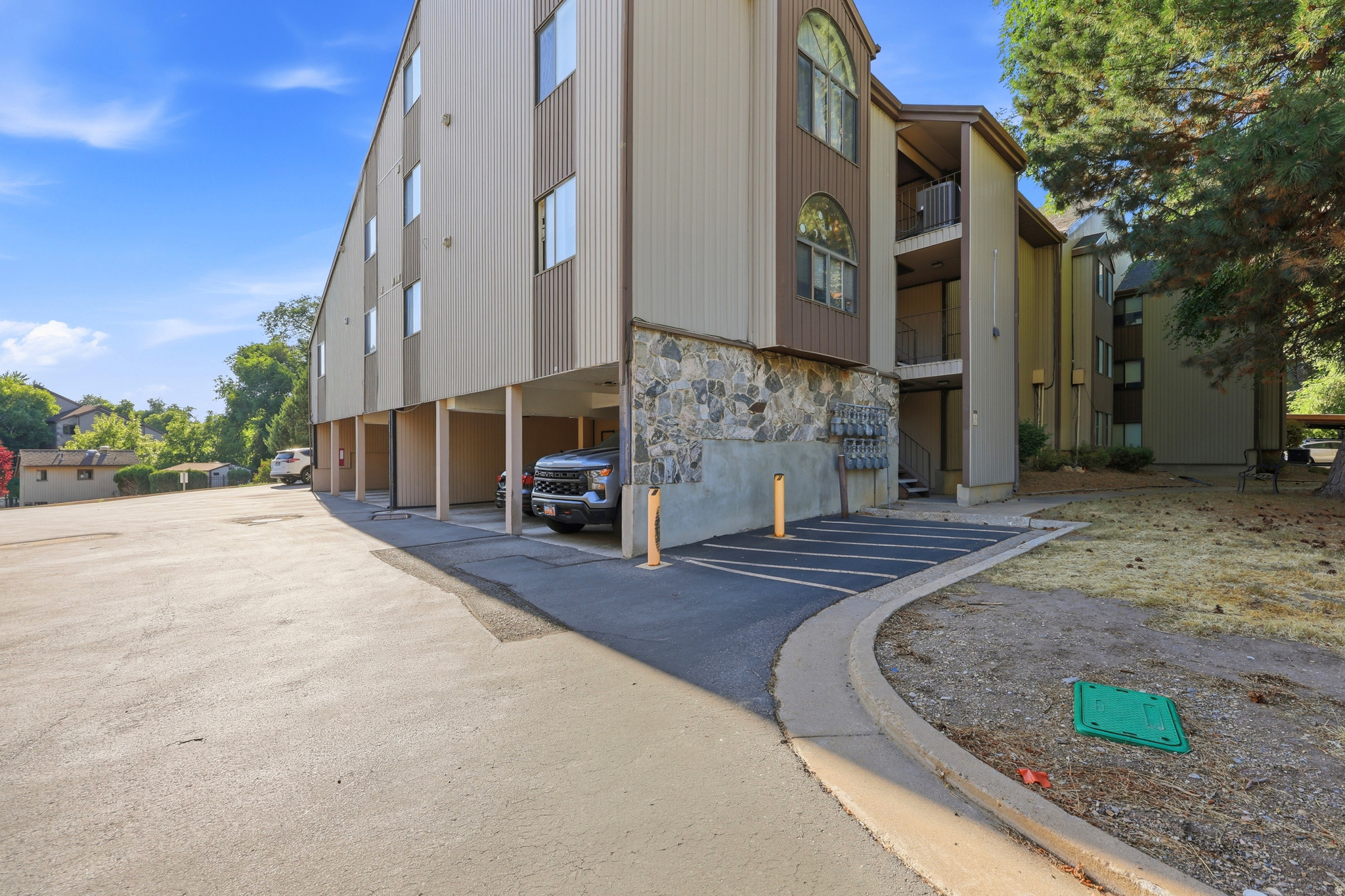 MILLSTONE MANOR - Residential