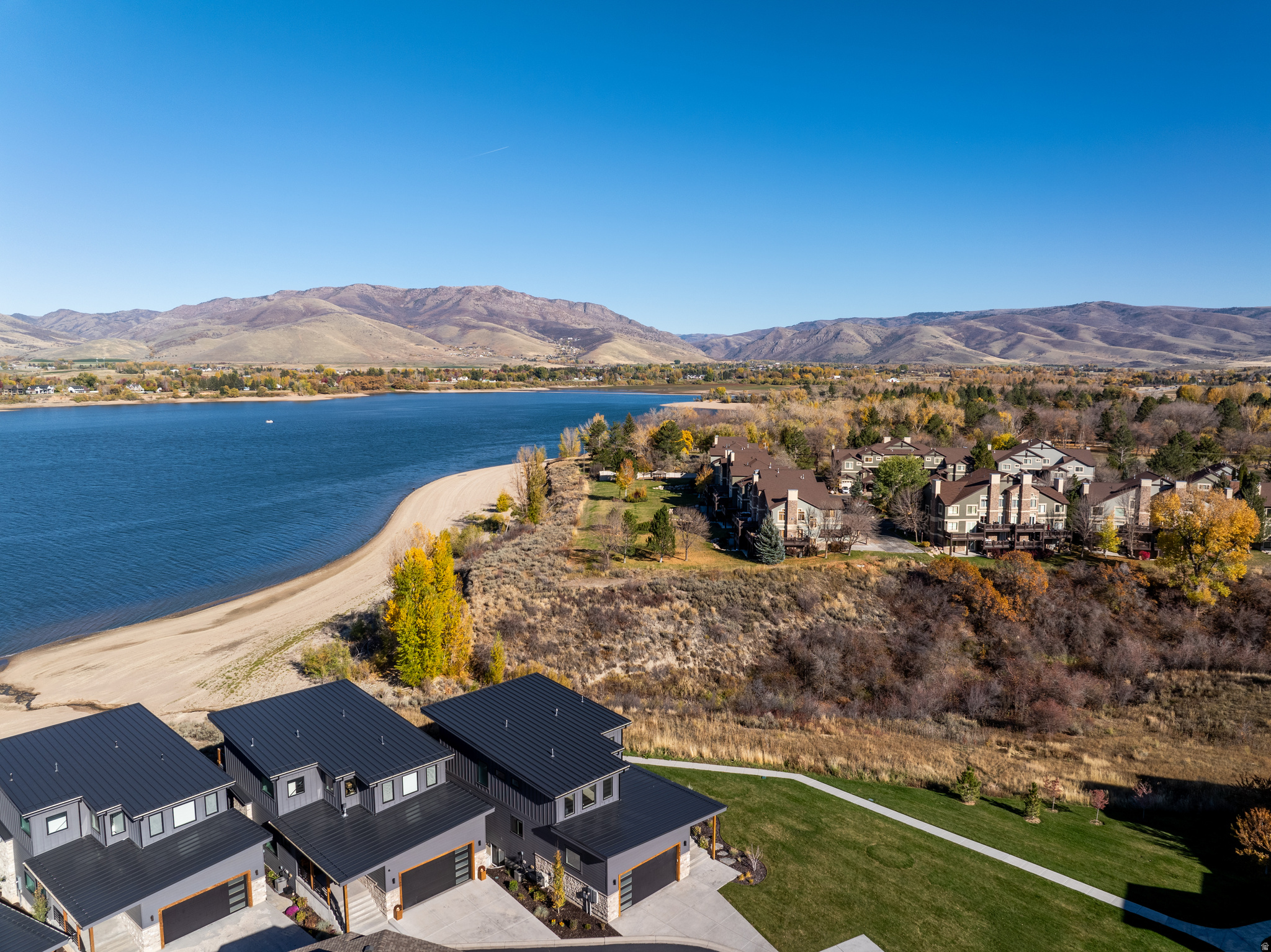 ESCAPE AT EDGEWATER - Residential