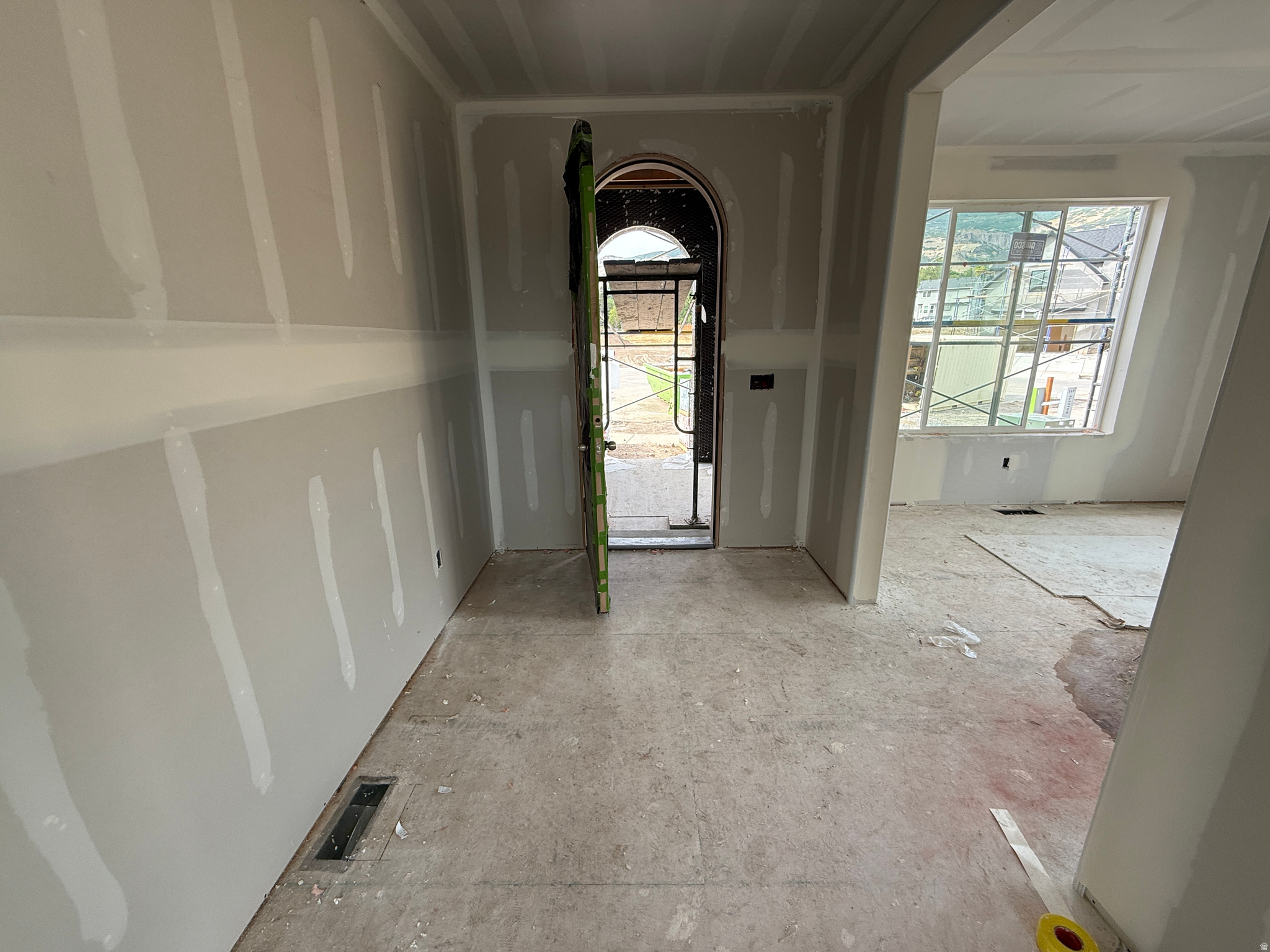 BELMONT EAST - Residential