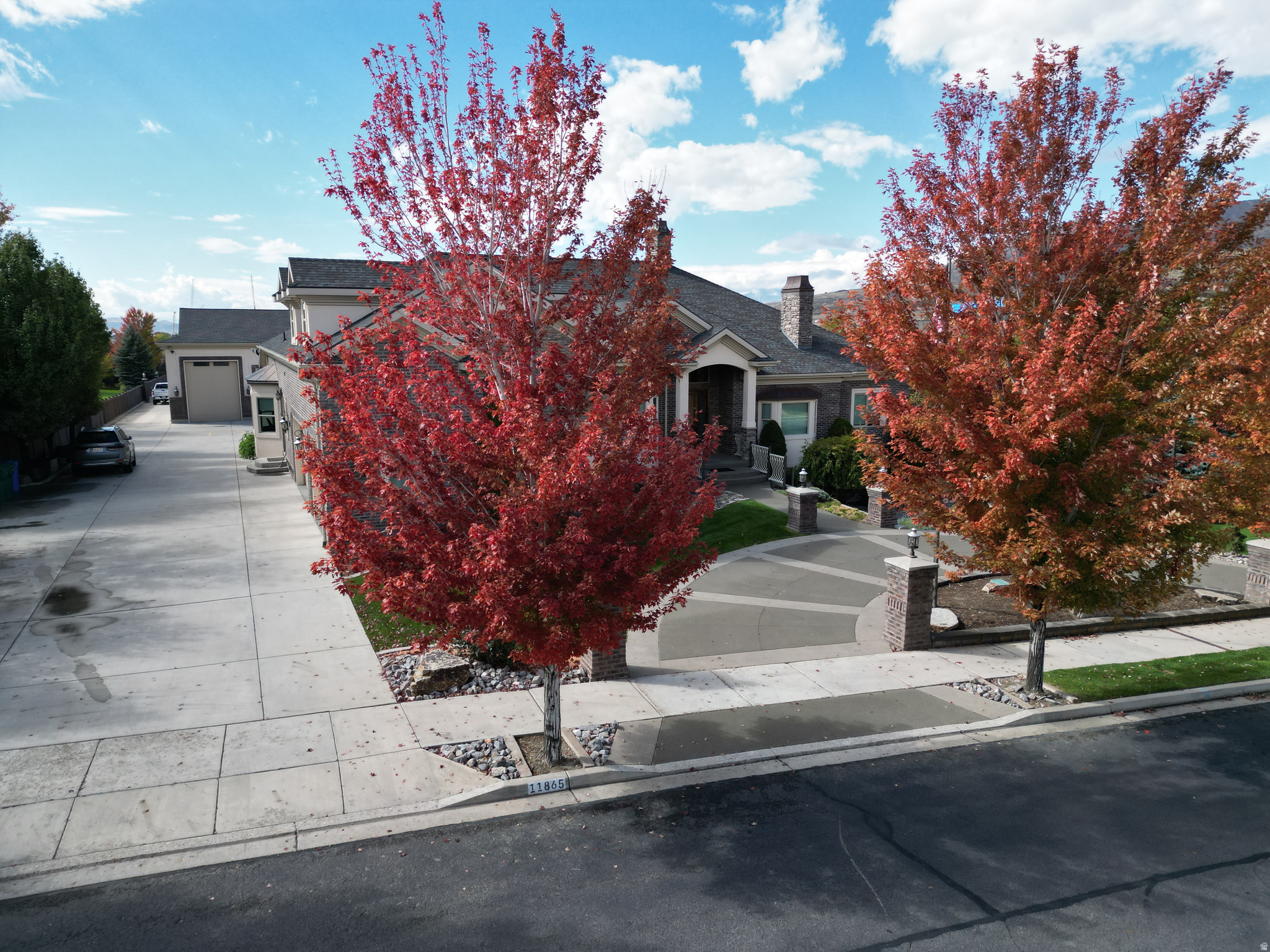 HOLLOW ESTATES - Residential