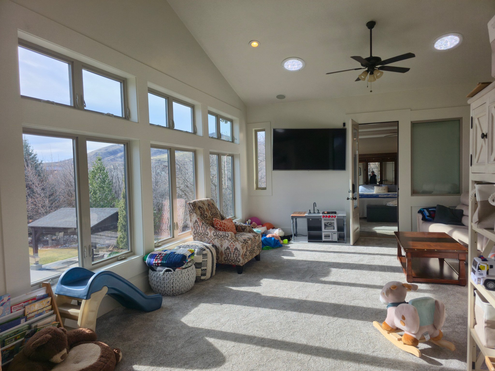 HOLLOW ESTATES - Residential