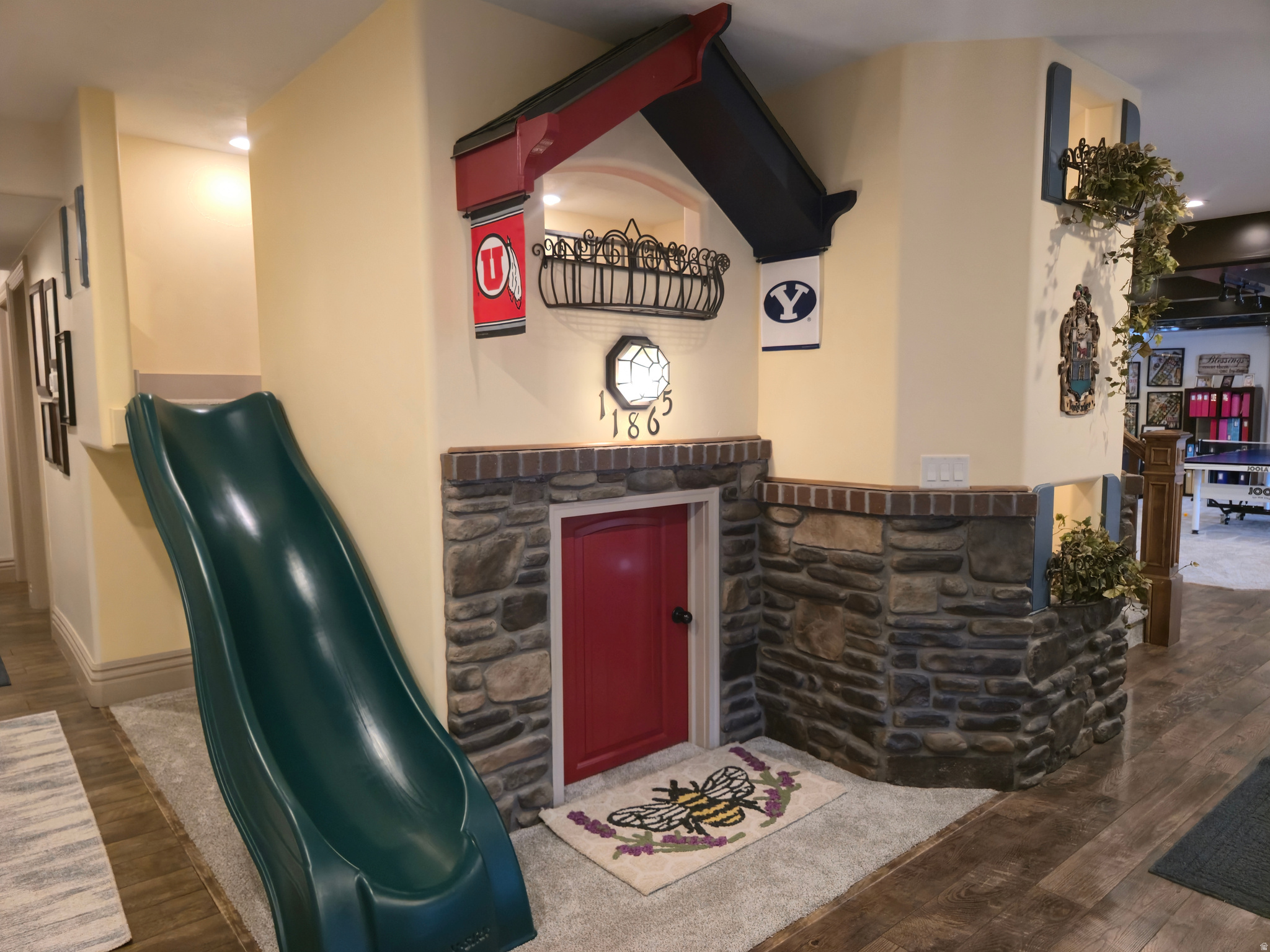 HOLLOW ESTATES - Residential