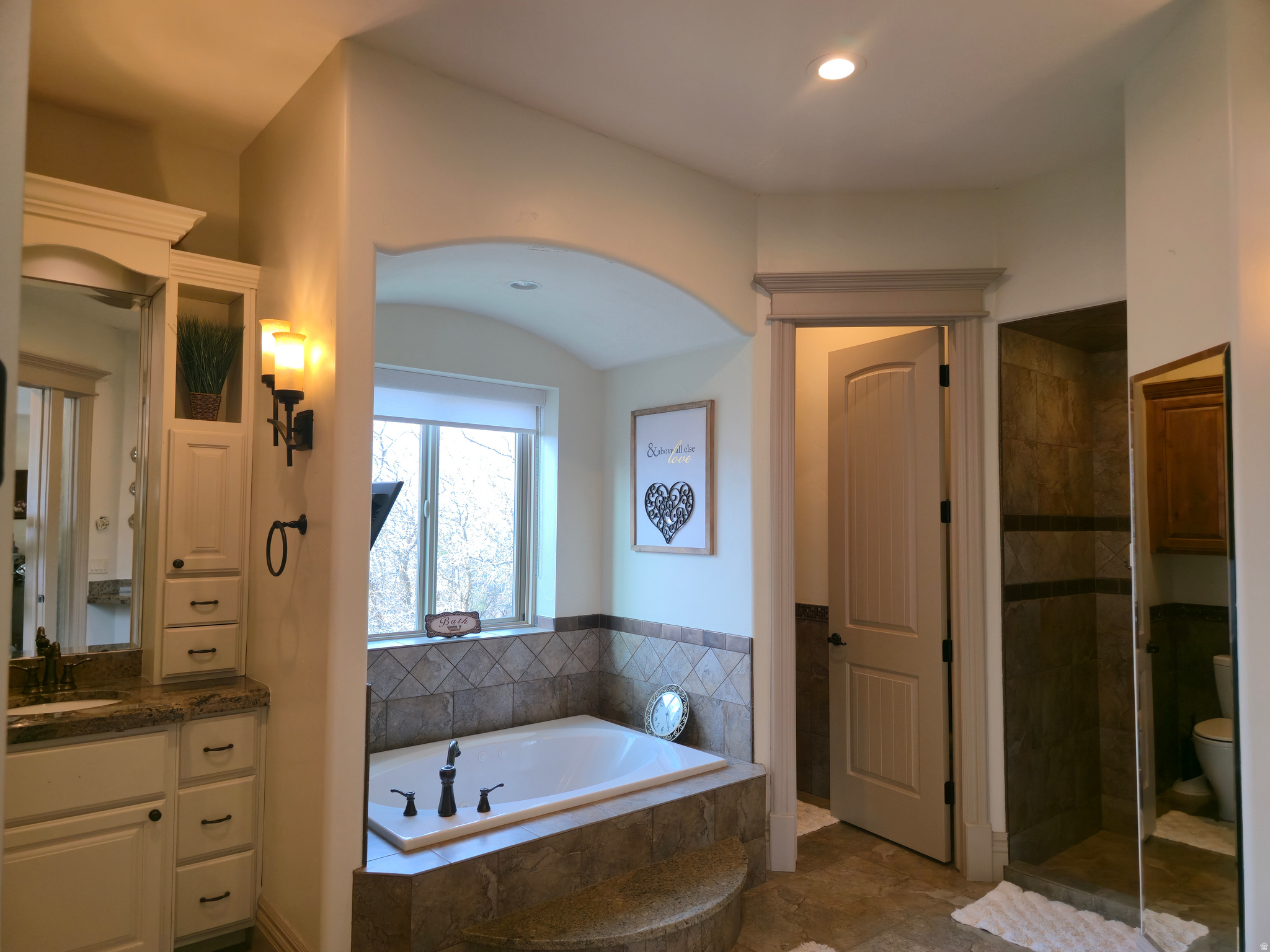 HOLLOW ESTATES - Residential