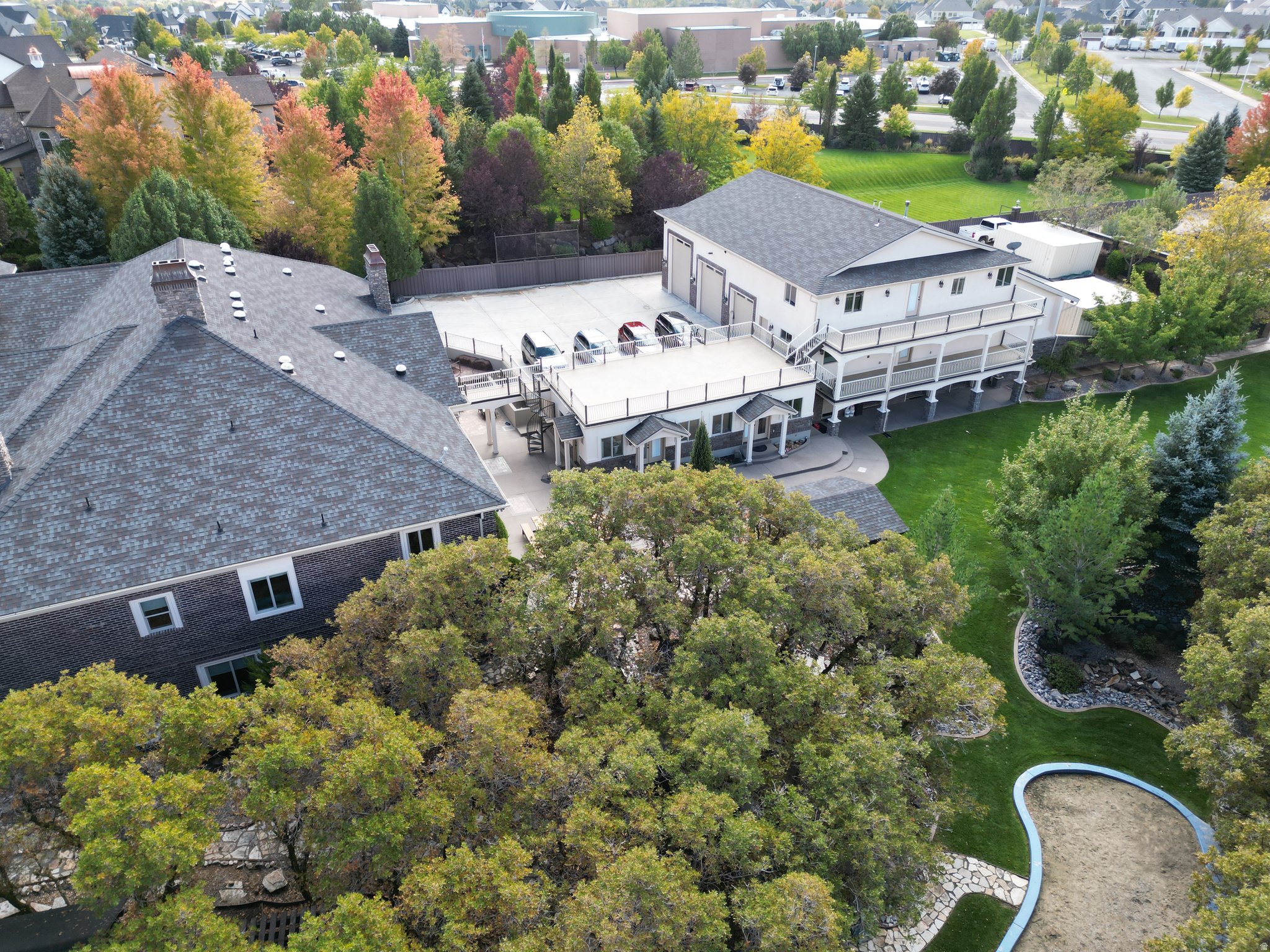 HOLLOW ESTATES - Residential
