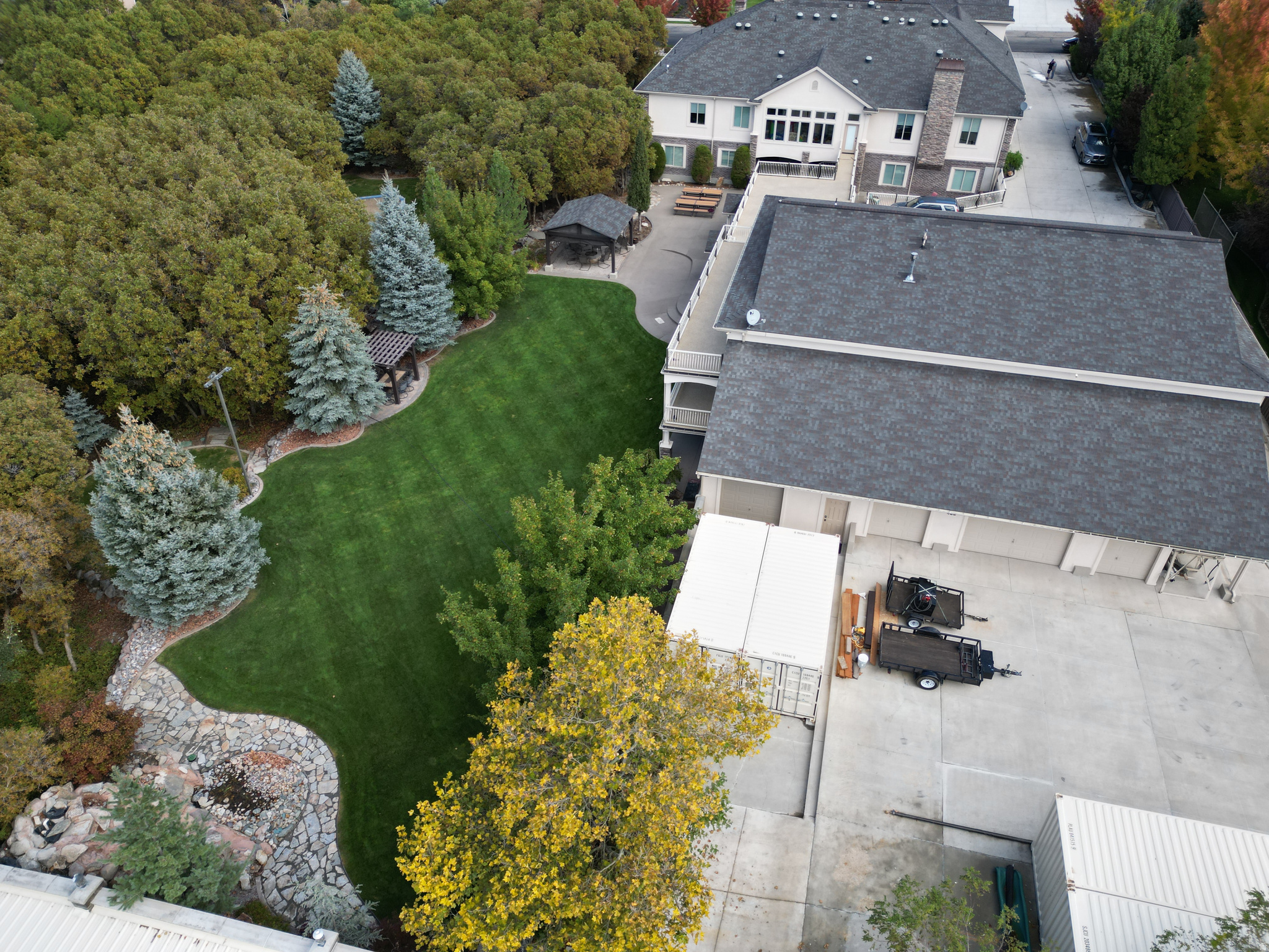 HOLLOW ESTATES - Residential