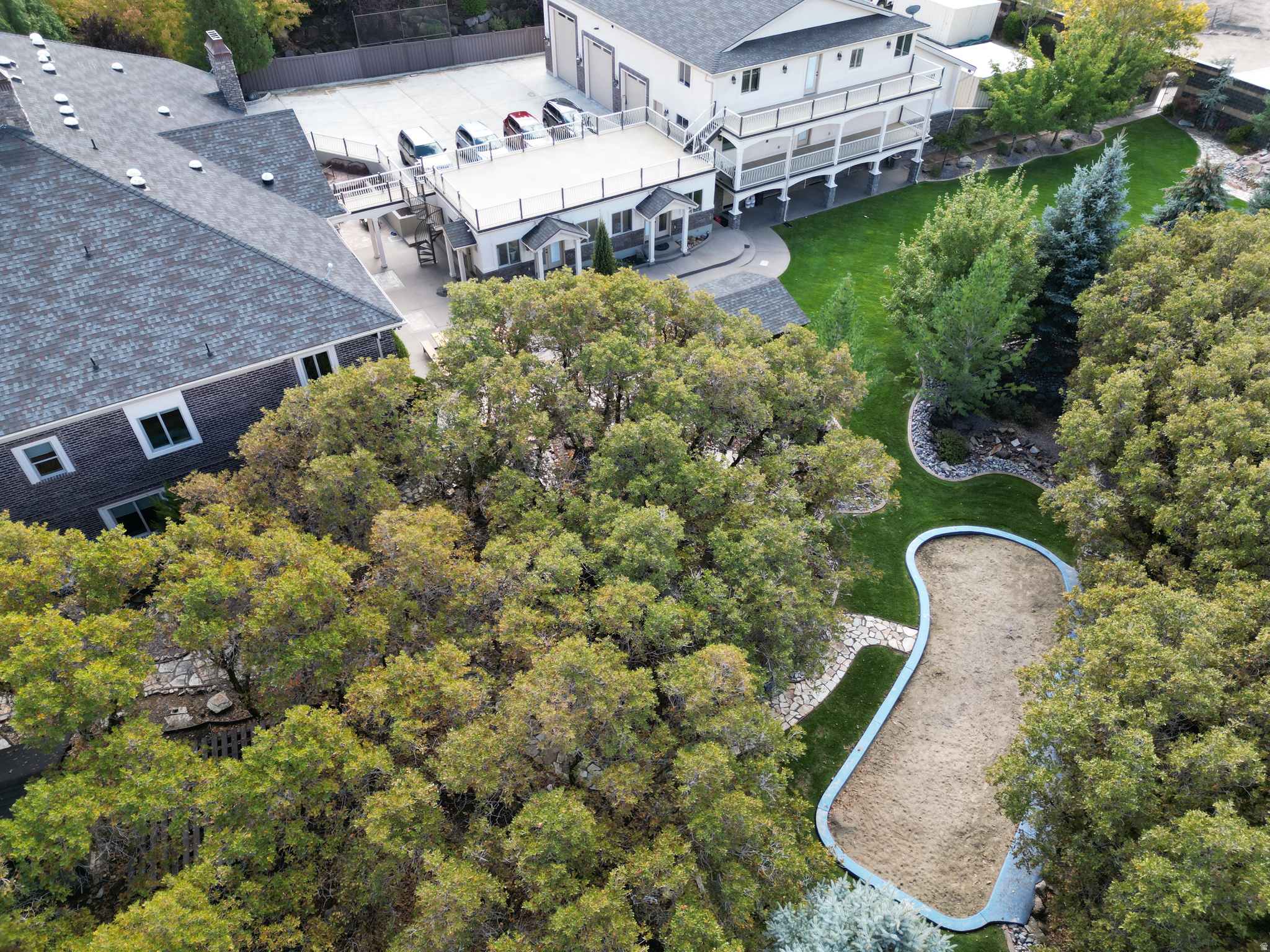 HOLLOW ESTATES - Residential