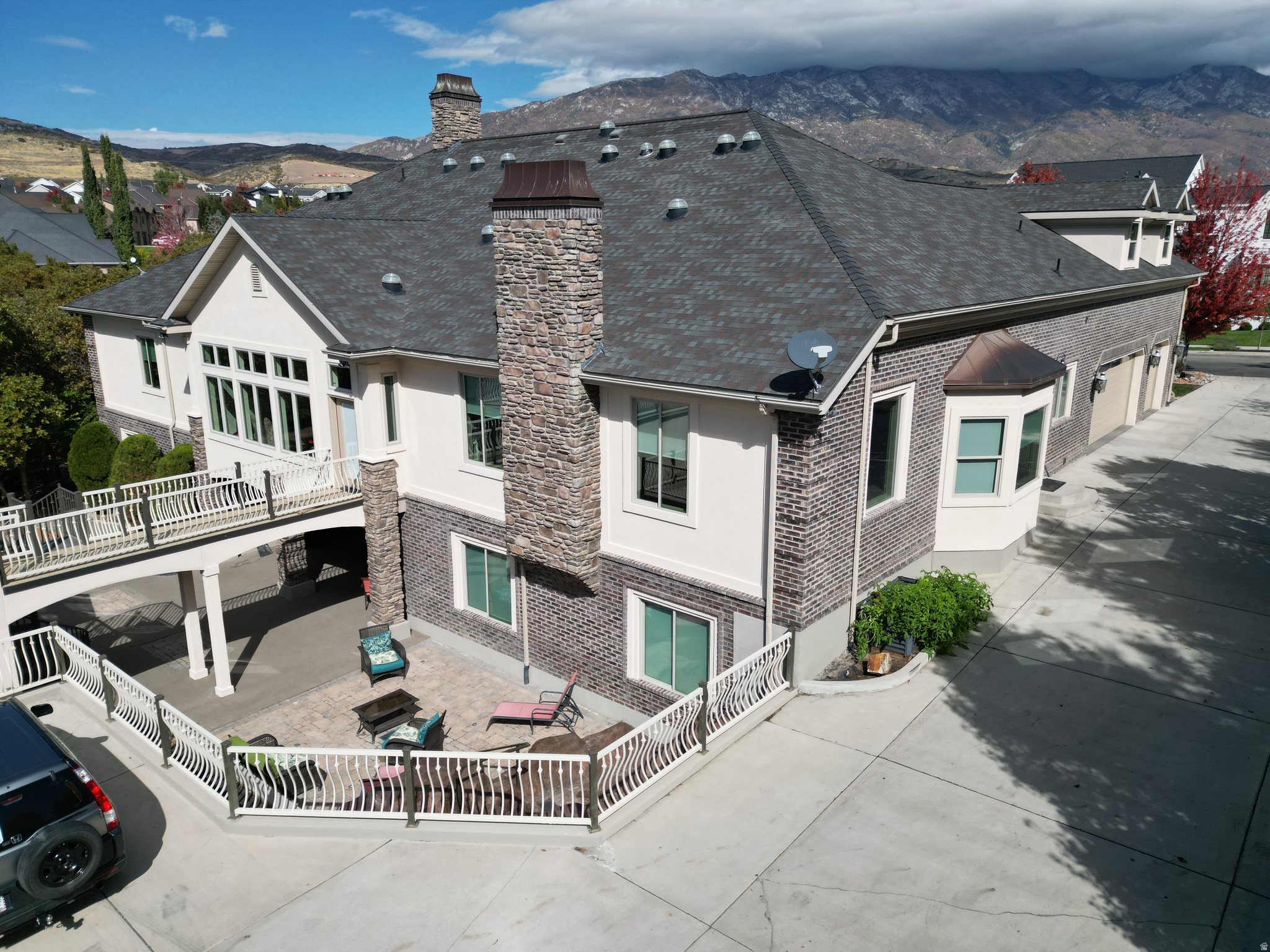 HOLLOW ESTATES - Residential