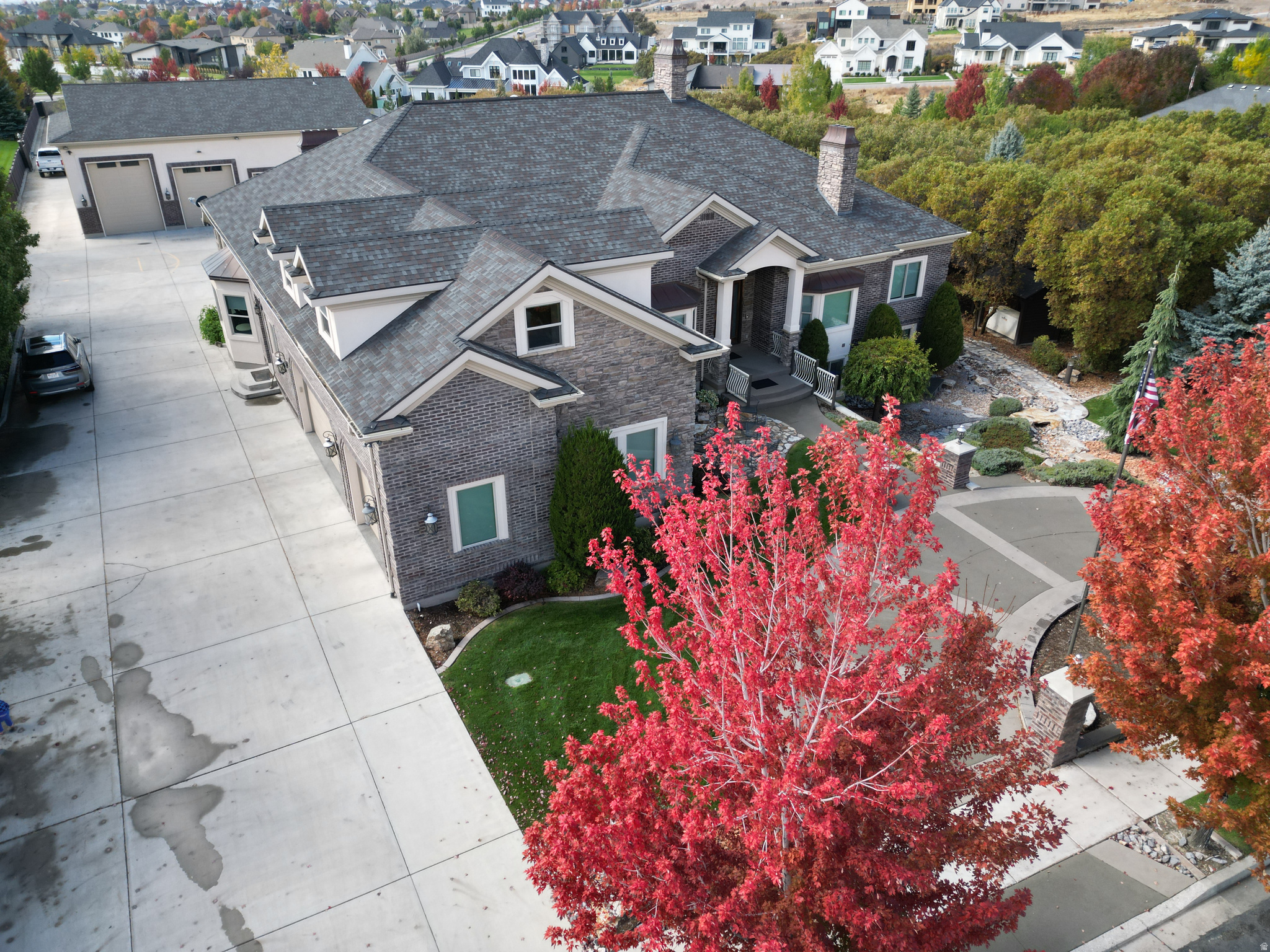 HOLLOW ESTATES - Residential
