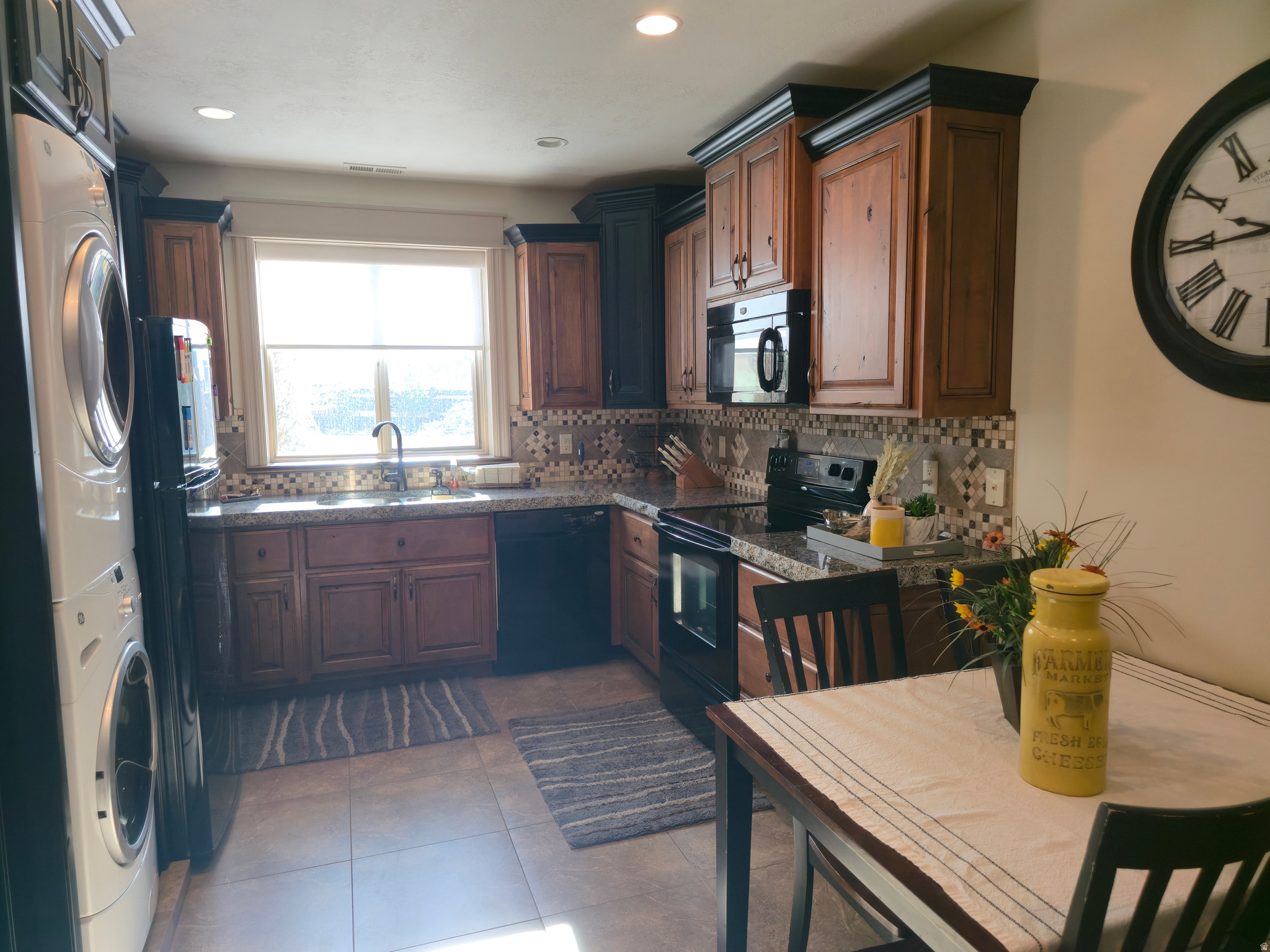 HOLLOW ESTATES - Residential