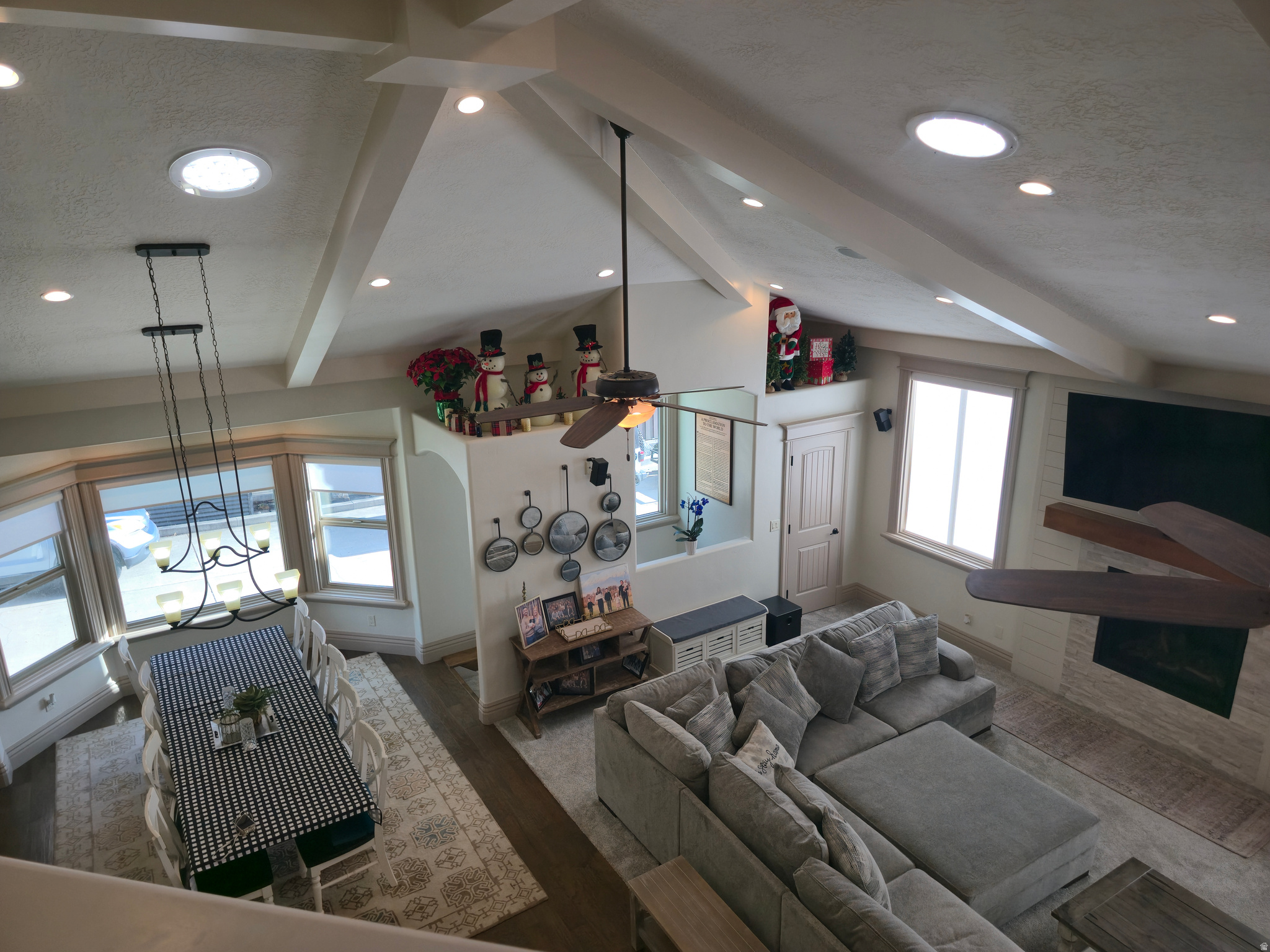 HOLLOW ESTATES - Residential