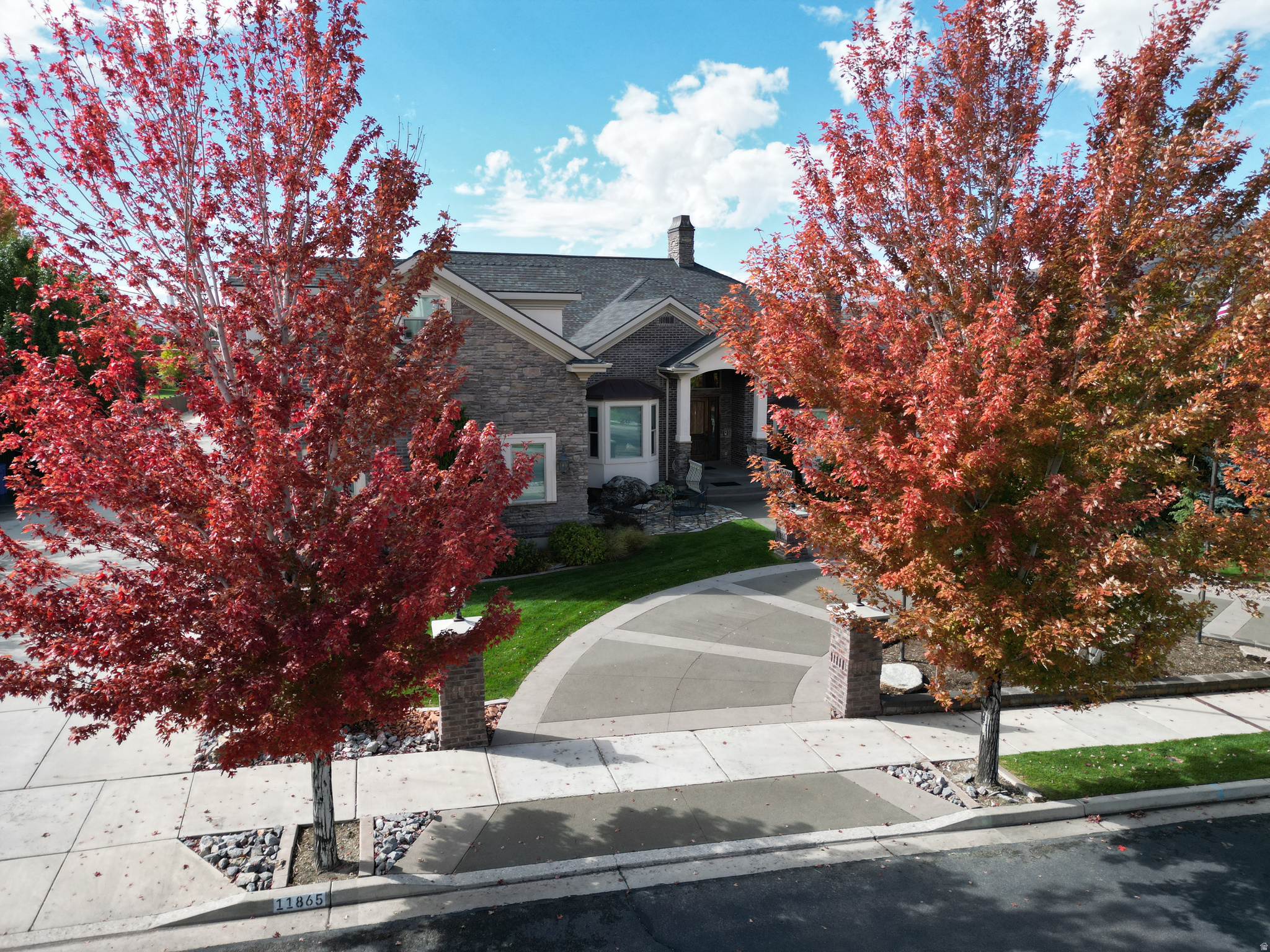 HOLLOW ESTATES - Residential