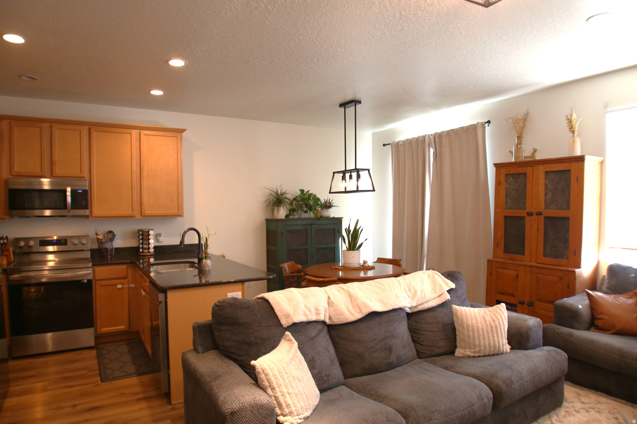 THANKSGIVING MEADOWS - Residential