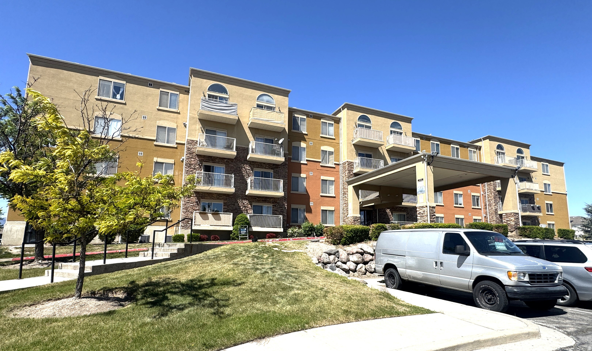 This beautiful, open-concept condo is your next home! Here you'll enjoy 24/7 security in a centrally located community with quiet neighbors, a personal garage, and great amenities that include a play area, a workout facilty, pool, hot tub and club house with its own kitchen. The unit has washer/dryer hookups and new LVP flooring. The private balcony allows ample opportunity to BBQ and sip lemonade while viewing the spectacular sunset to help you unwind at the end of your day.