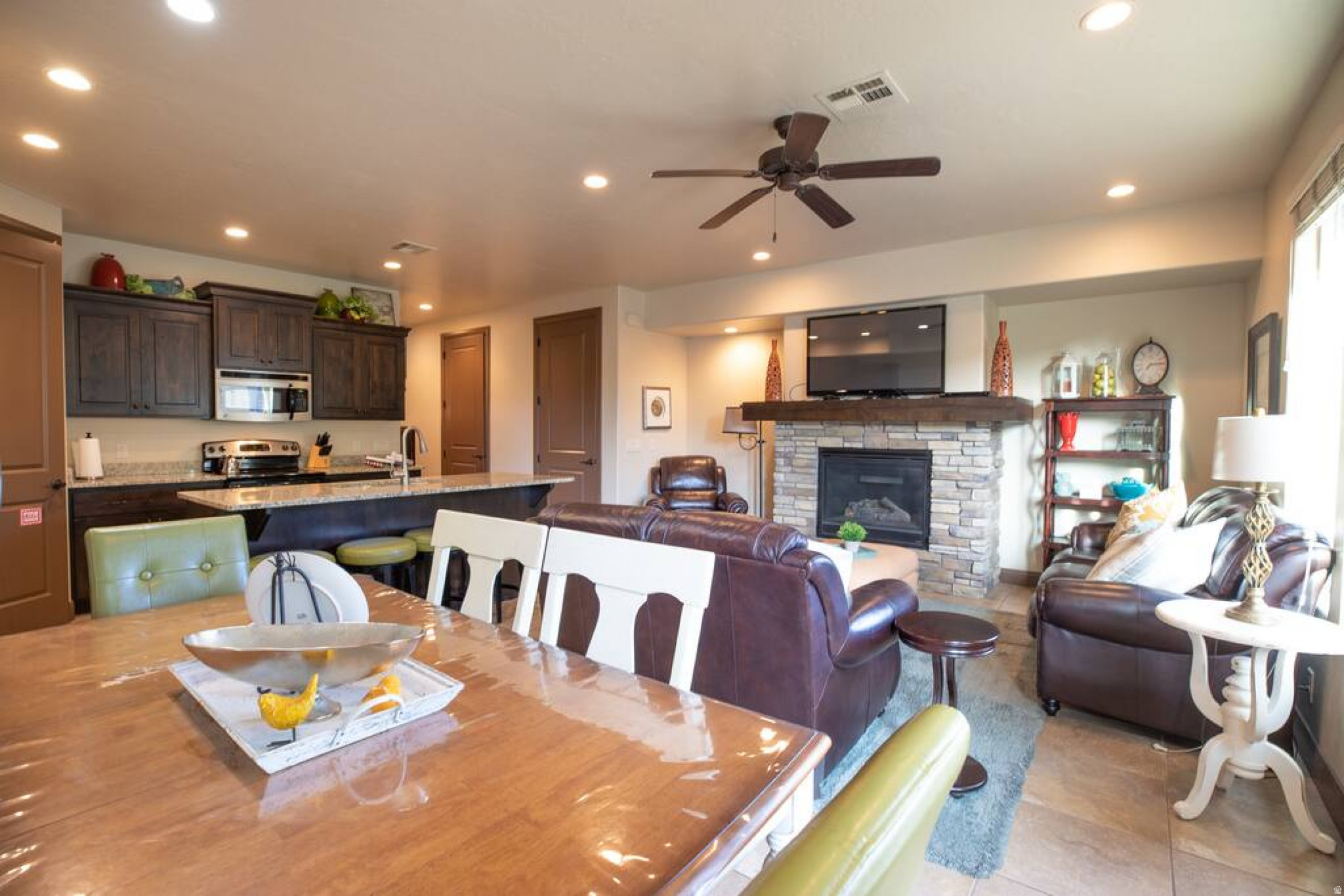CORAL RIDGE TOWNHOMES PH 3-A - Residential