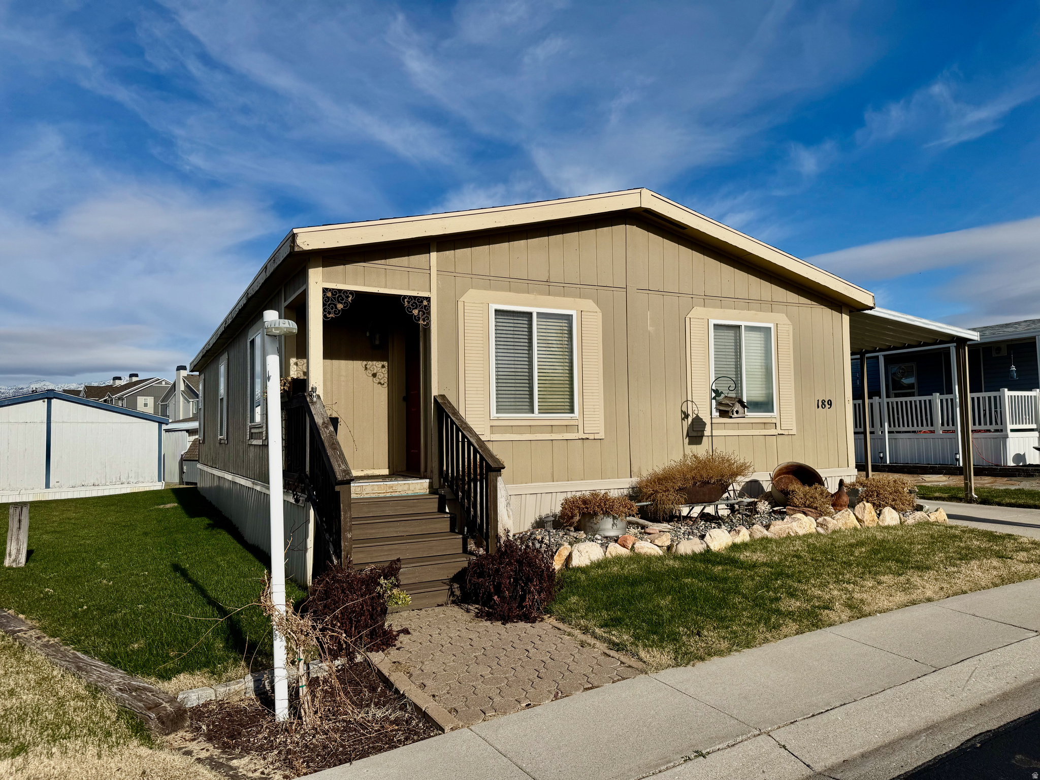 COUNTRY MEADOWS - Residential