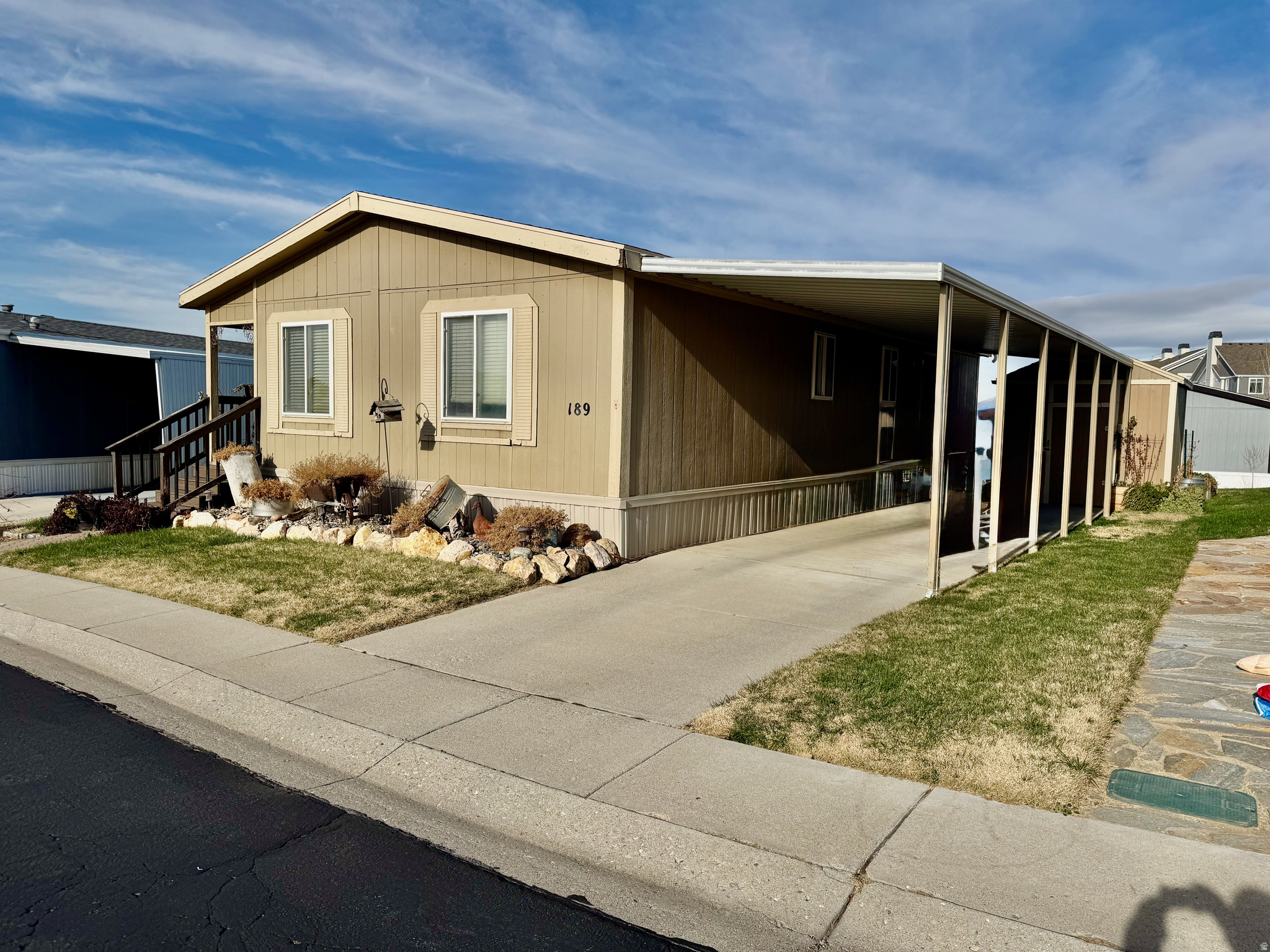 COUNTRY MEADOWS - Residential