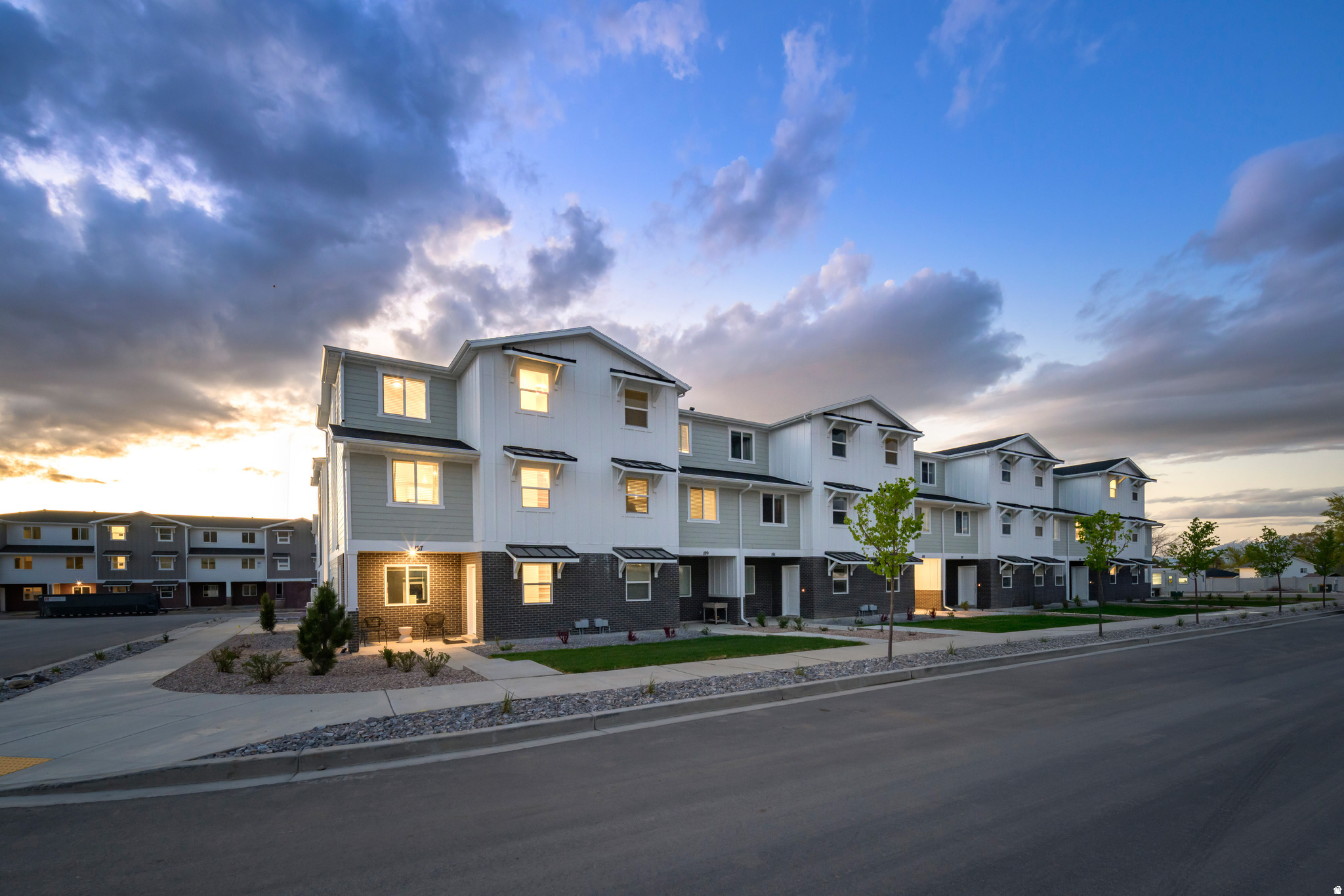 SILVER OAKS - Residential