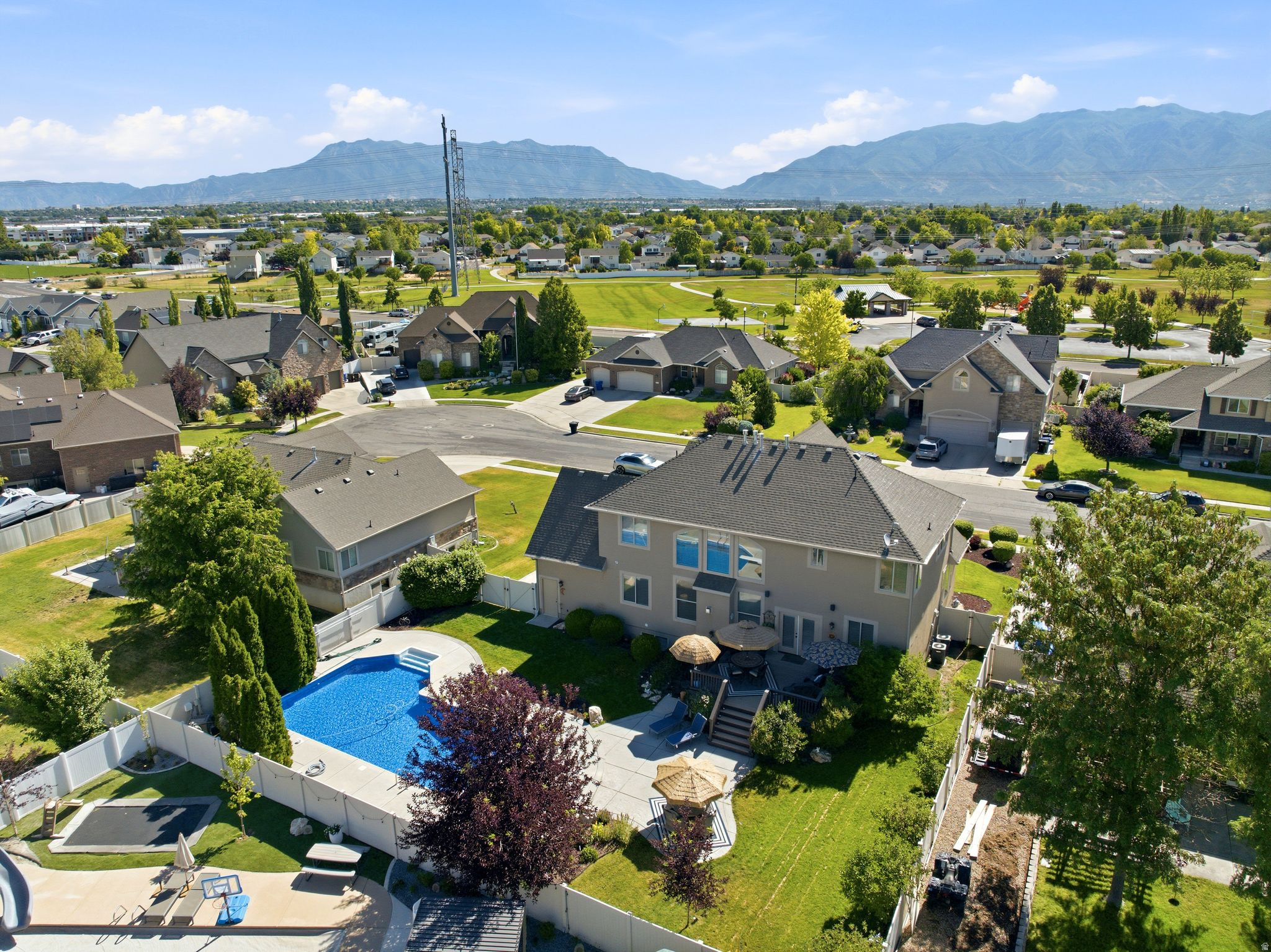 COOKS COUNTRY COVE - Residential