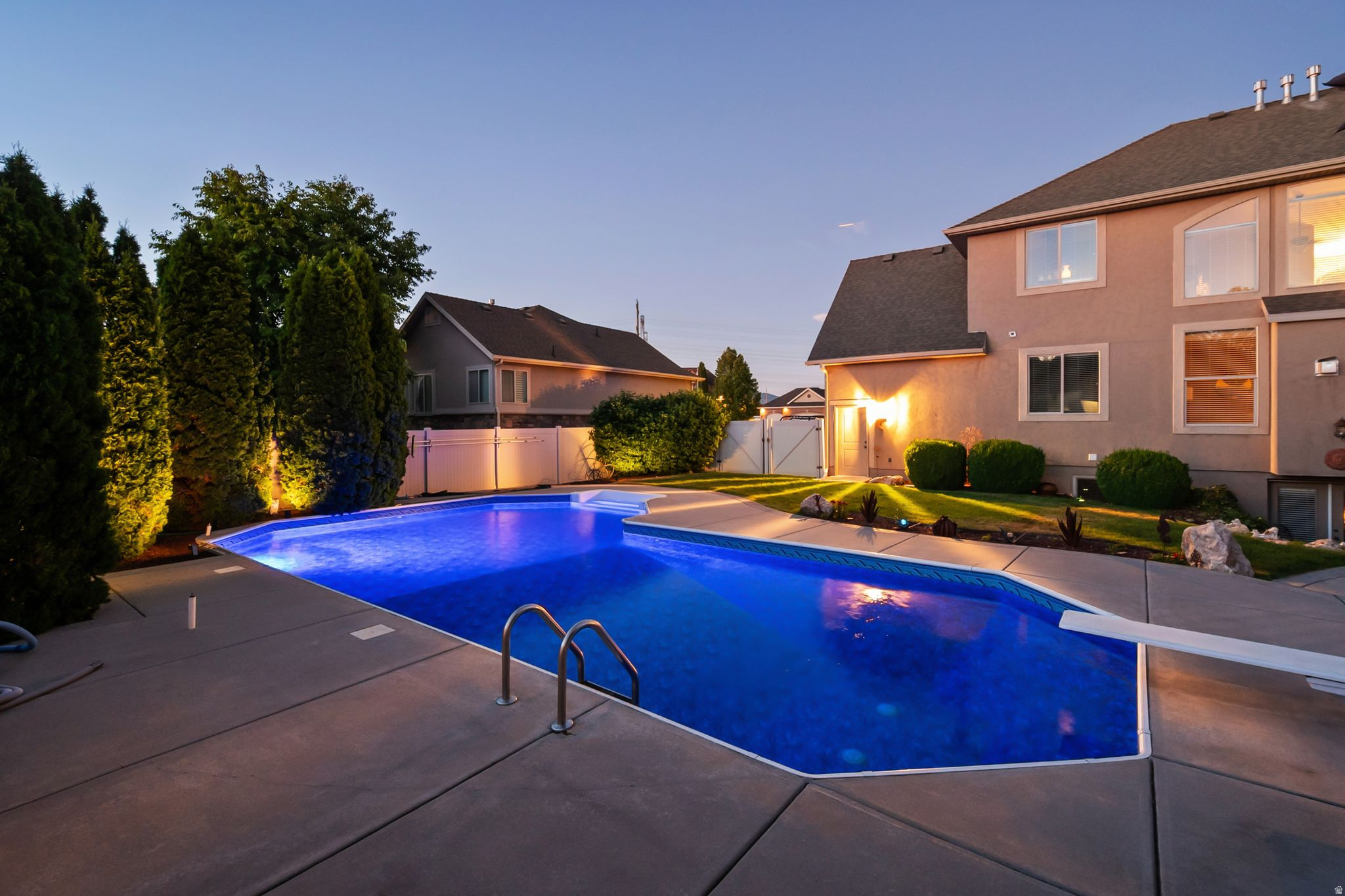 COOKS COUNTRY COVE - Residential